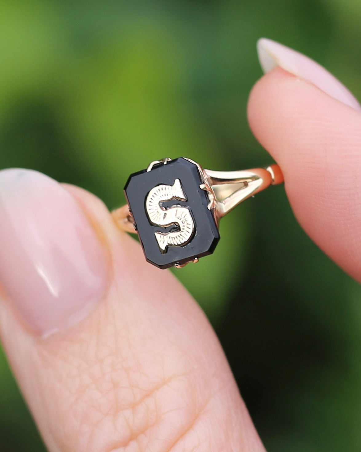 "S" Vintage Onyx and 9ct Yellow Gold Signet Ring, 9ct Yellow Gold, size 8 or P1/2