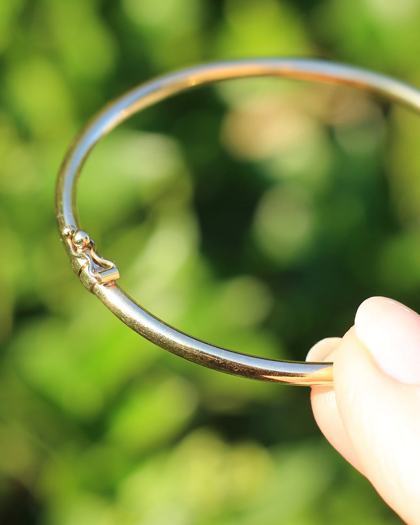 Silver Filled 1/10 Gold Hinged Bangle, approx 17cm oval, 5.81g
