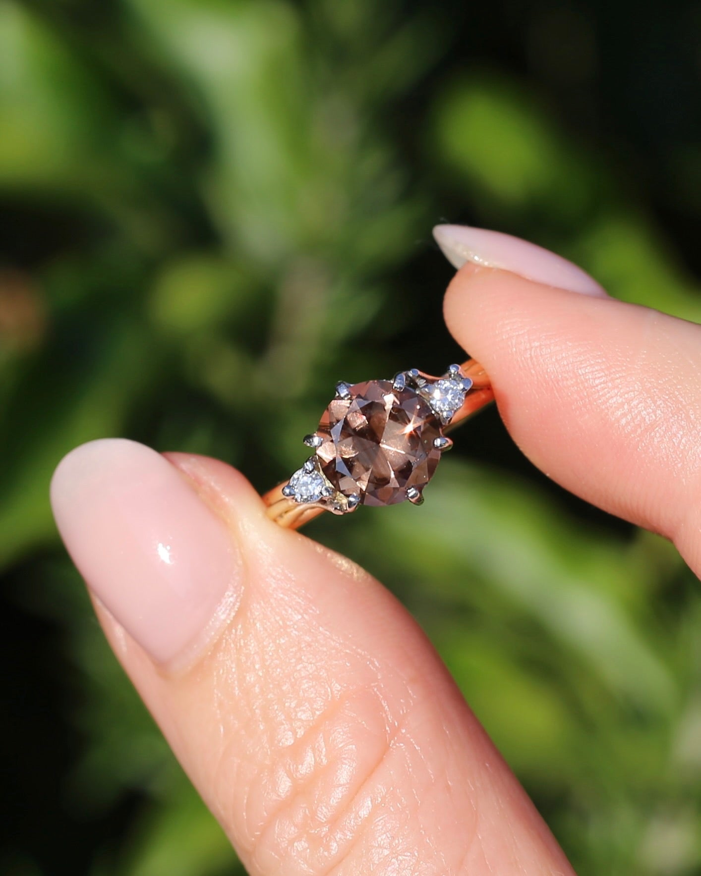 Vintage Circa 1960s 3.44ct Zircon and Diamond Trilogy, 9ct Yellow and White Gold, size 8 or Q, 3.95g