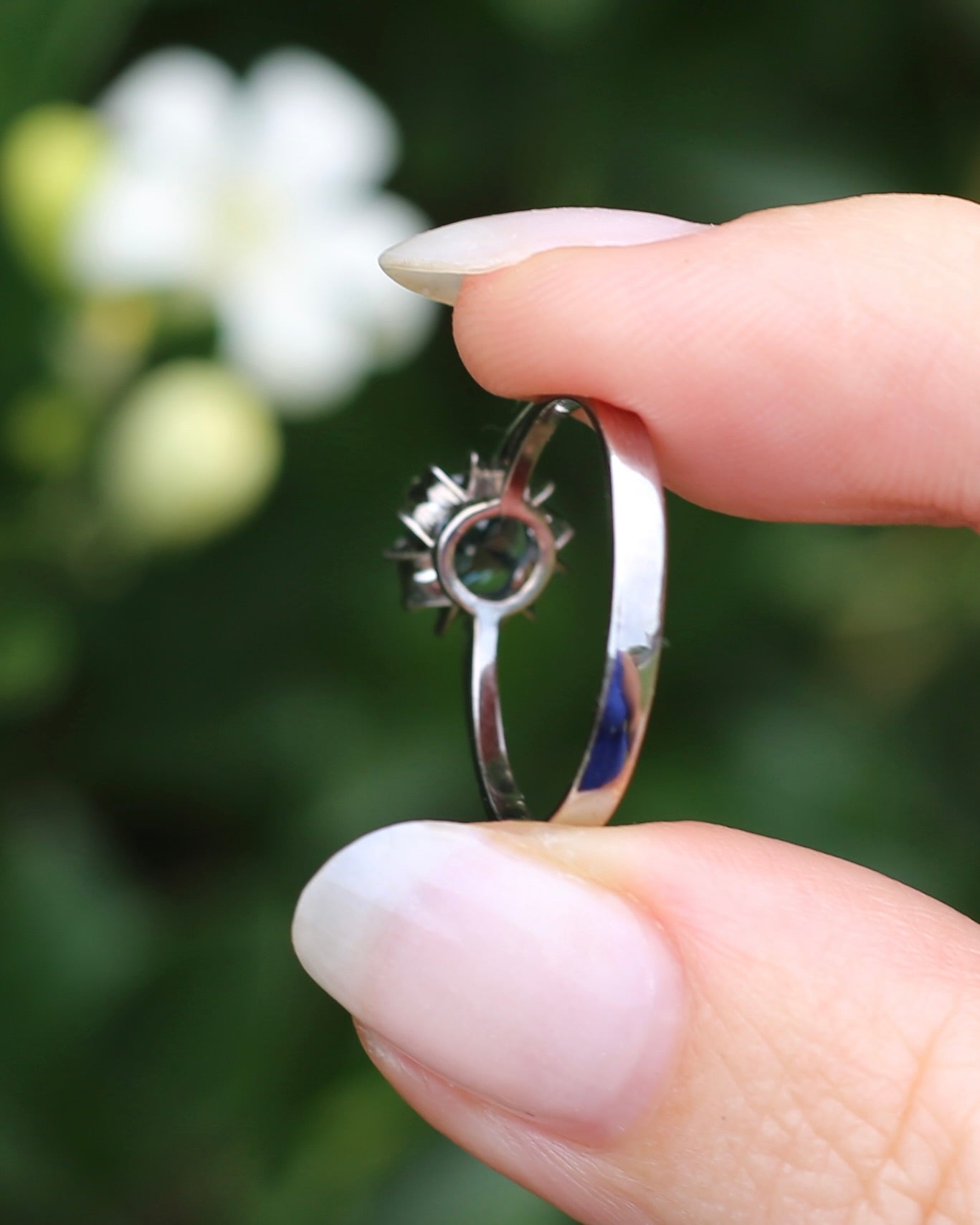 Teal and Bluey Purple Parti Sapphire Solitaire, 18ct White Gold, size R or 8.5