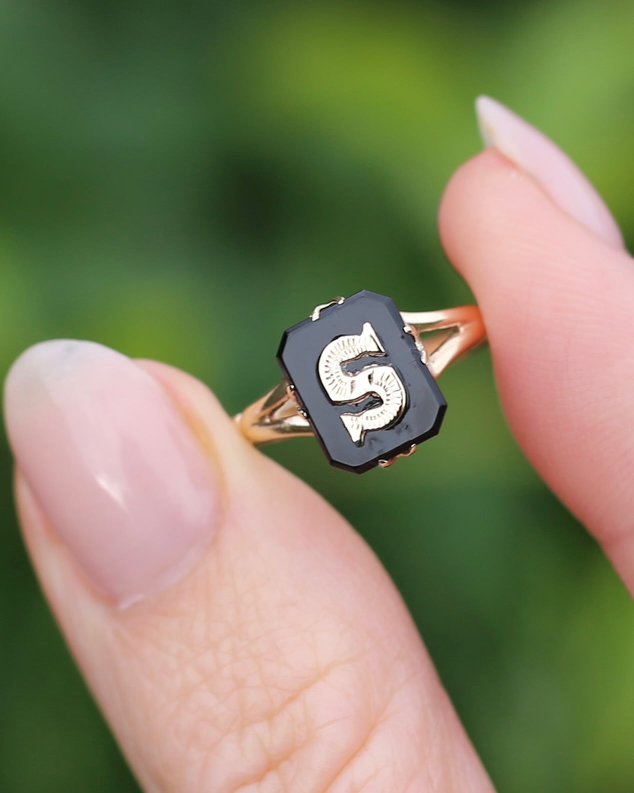 "S" Vintage Onyx and 9ct Yellow Gold Signet Ring, 9ct Yellow Gold, size 8 or P1/2