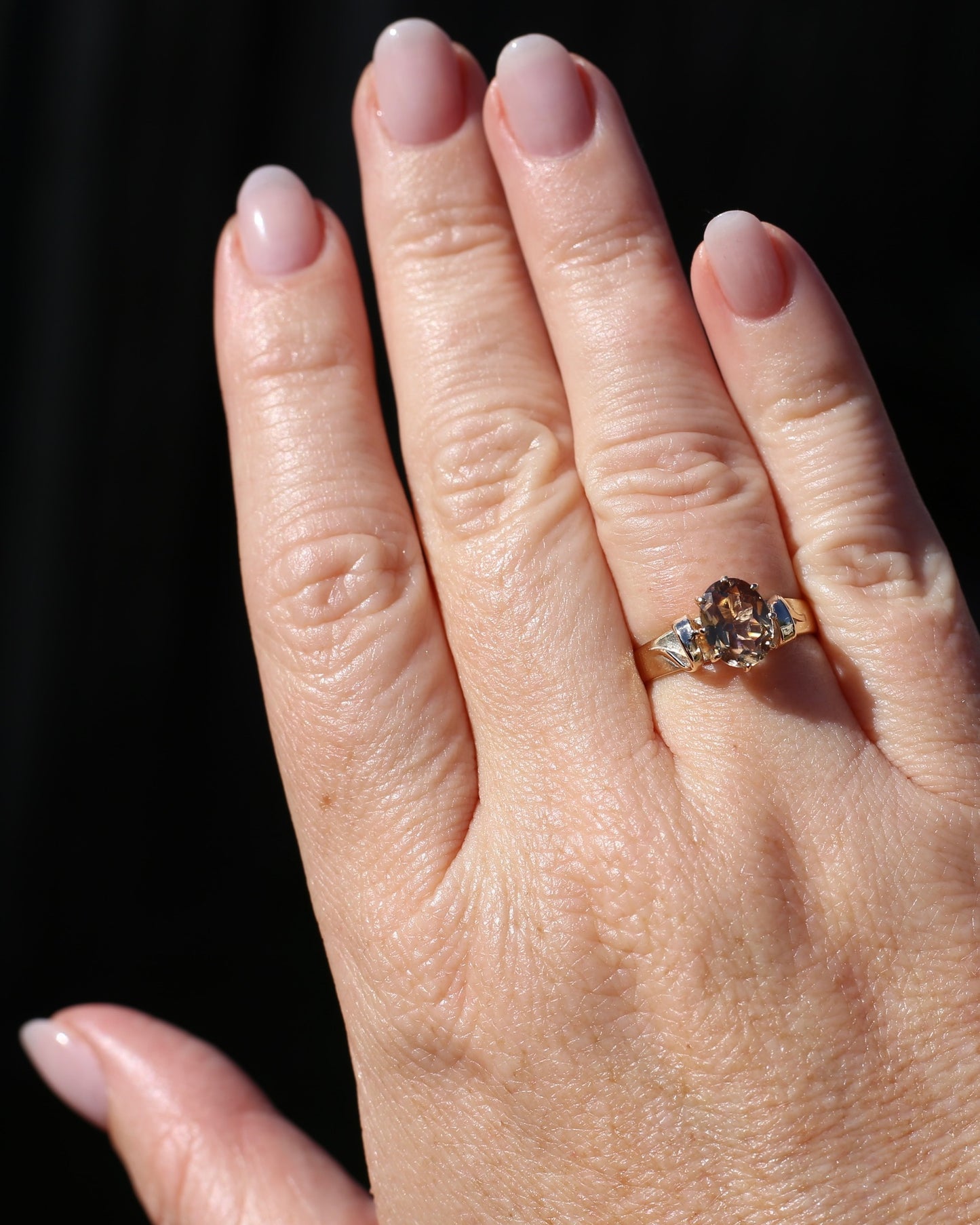 Pale Honey Coloured 2.4ct Australian Zircon in Vintage 9ct Yellow Gold, size P or 7.5