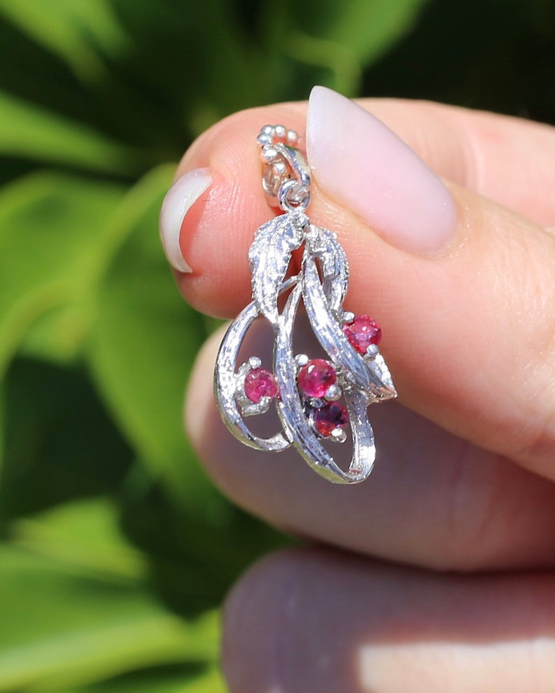 Sterling Silver Pink Sapphire/ Ruby Leaf Pendant, Sterling Silver, 2.66g