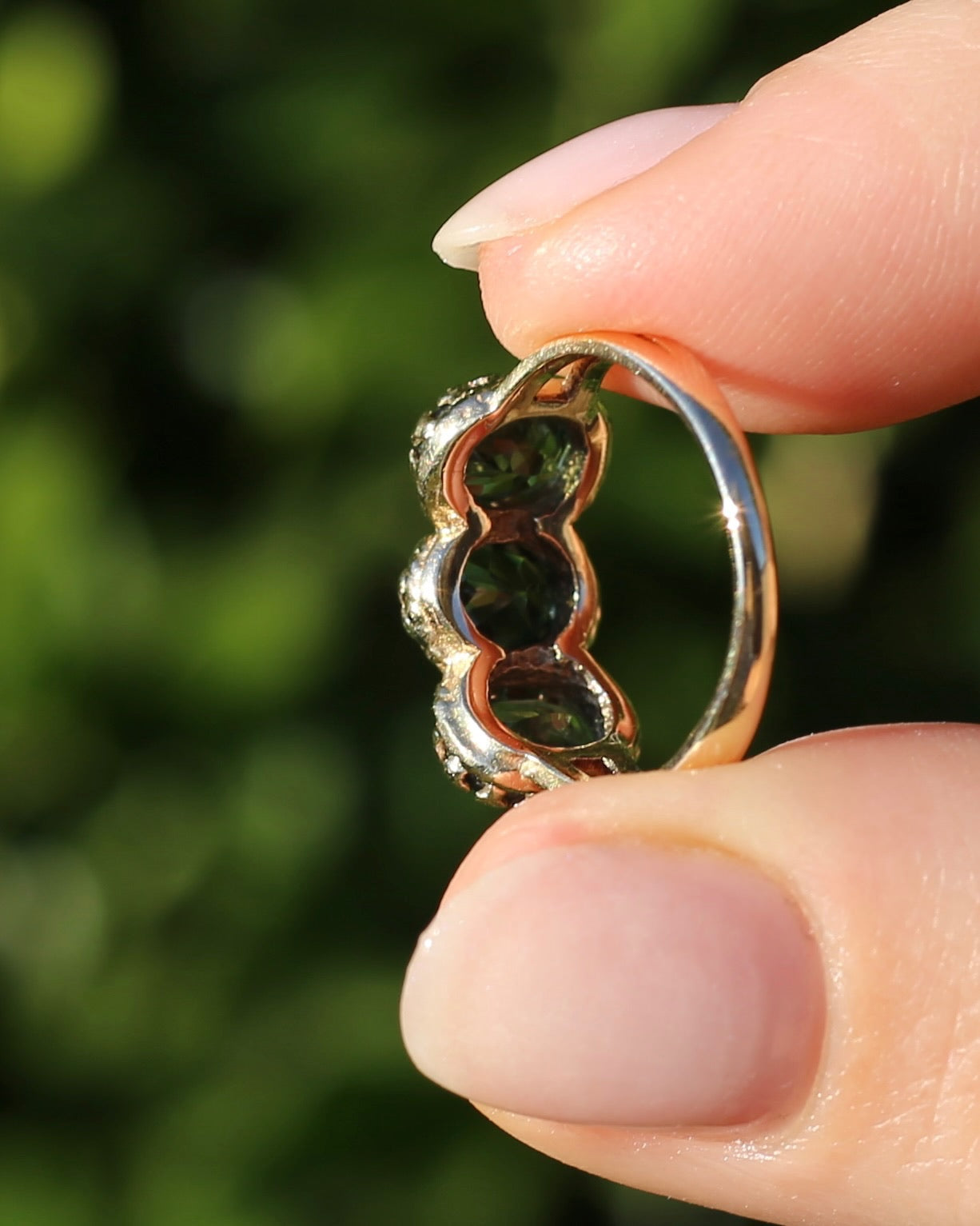 3ct Green Parti Sapphire Claw Set Vintage Ring, 9ct Yellow Gold, size 6 or L1/2