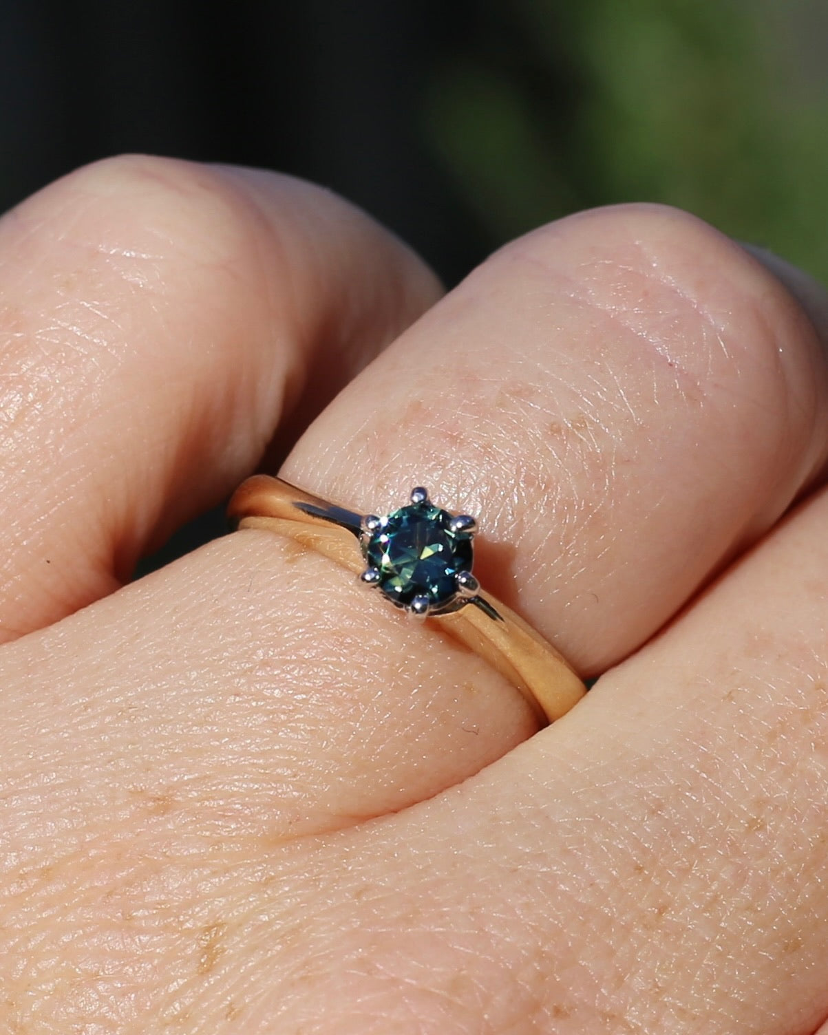 0.55ct Australian Parti Sapphire, 6 Claw Setting, 9ct White and Yellow Gold, size 7 or O, 3.52g