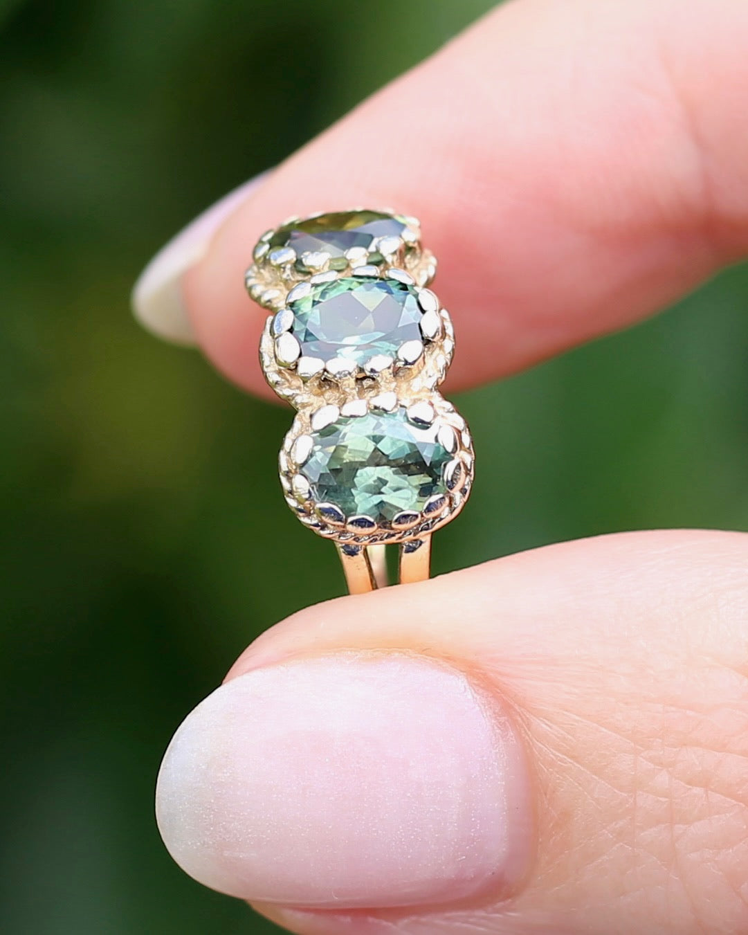 3ct Green Parti Sapphire Claw Set Vintage Ring, 9ct Yellow Gold, size 6 or L1/2