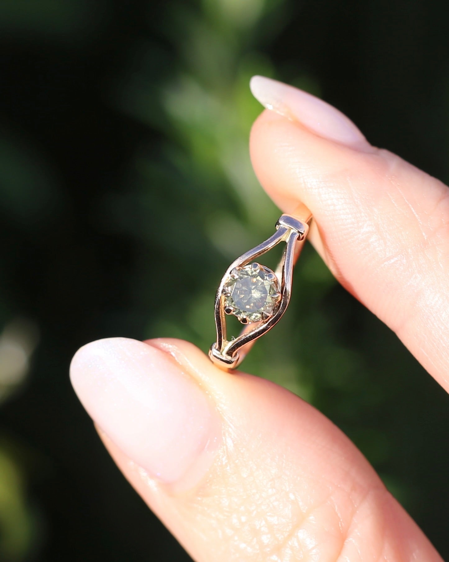 East African Green Zircon, Vintage 8 Claw Setting, Old Rosey Gold, size M1/2 or 6.5