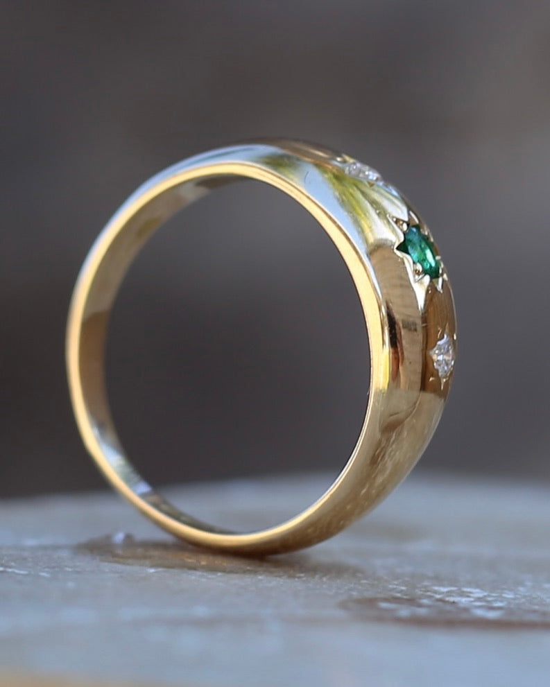 1975 Made Natural Emerald and Diamond Star Set Trilogy, 18ct Yellow Gold, size 7.75 or just under P1/4