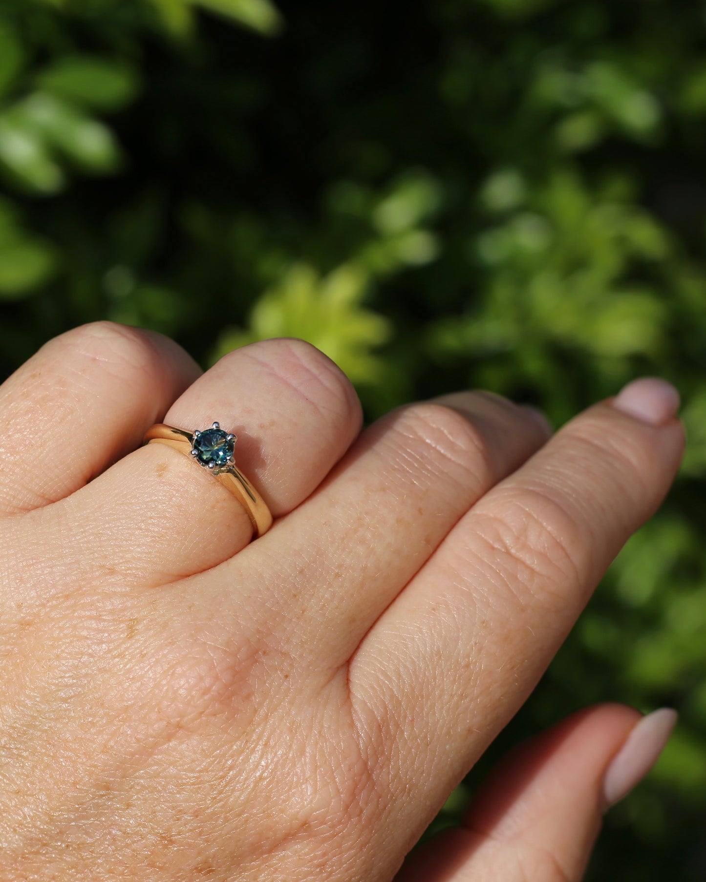 0.55ct Australian Parti Sapphire, 6 Claw Setting, 9ct White and Yellow Gold, size 7 or O, 3.52g