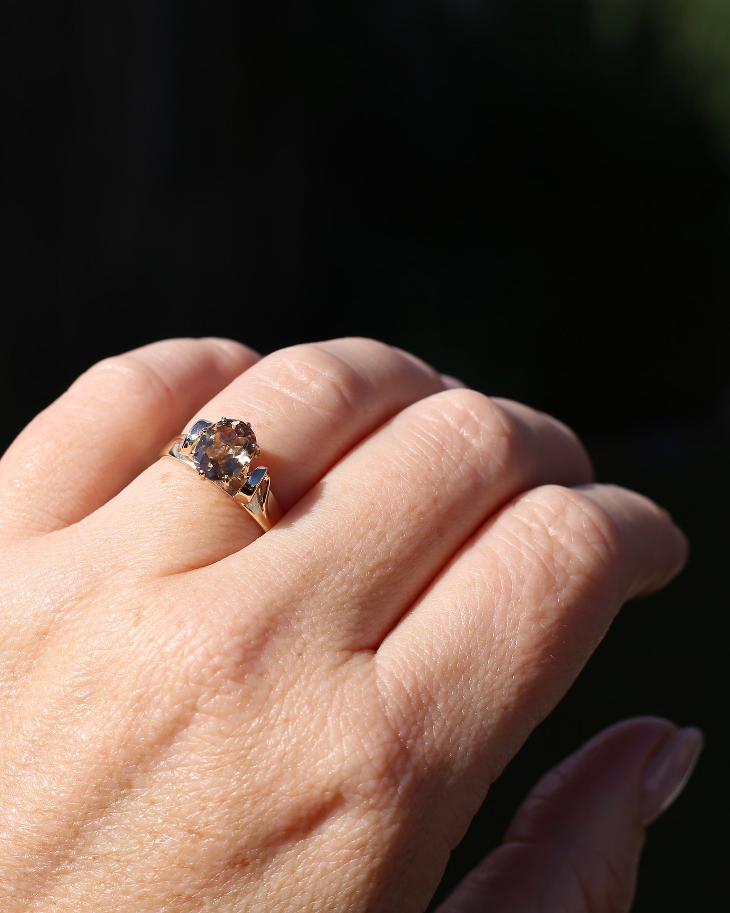 Pale Honey Coloured 2.4ct Australian Zircon in Vintage 9ct Yellow Gold, size P or 7.5