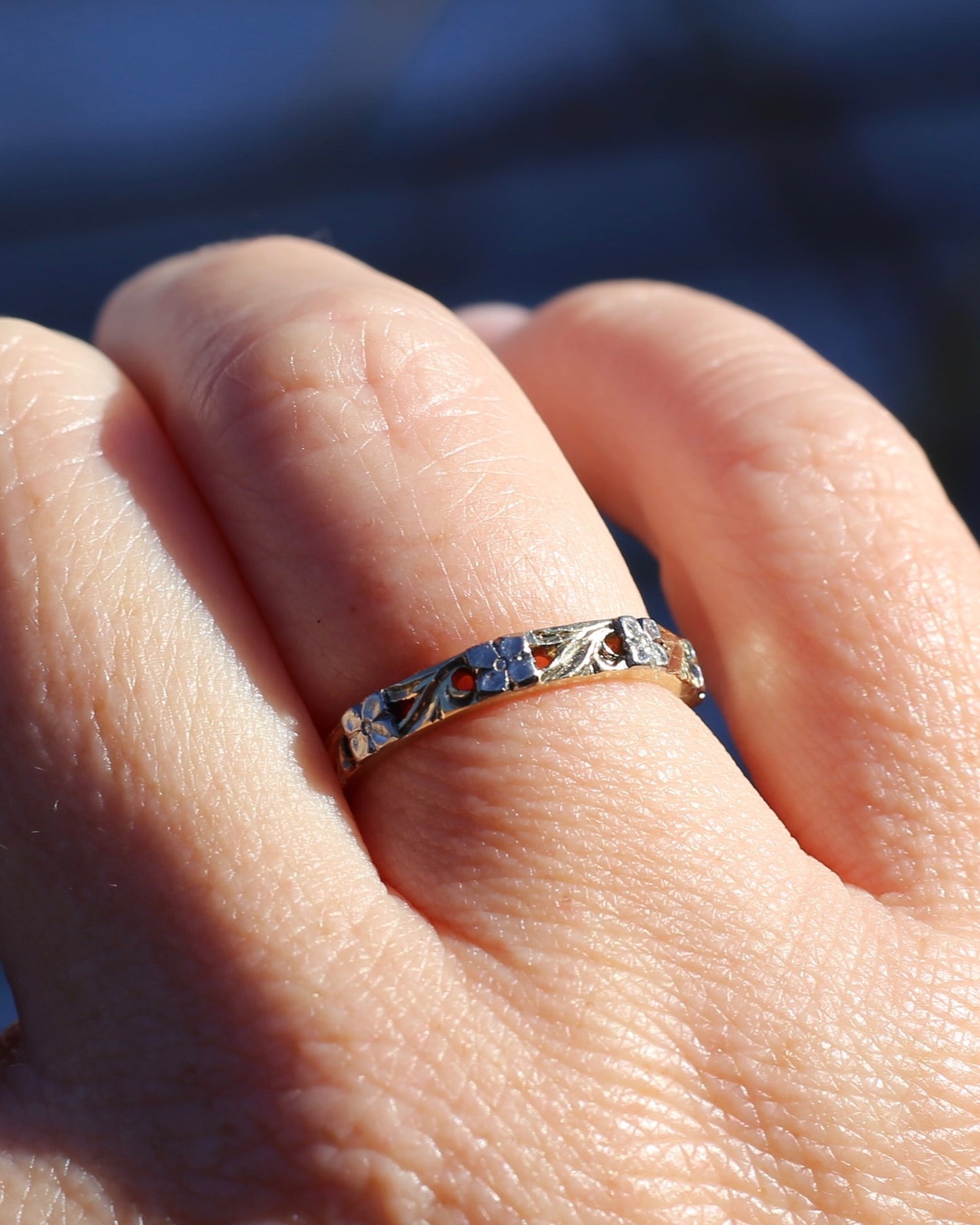 Pristine Vintage Mixed Metal Floral Wedder, 18ct Yellow and White Gold, size 8 or just over P1/2