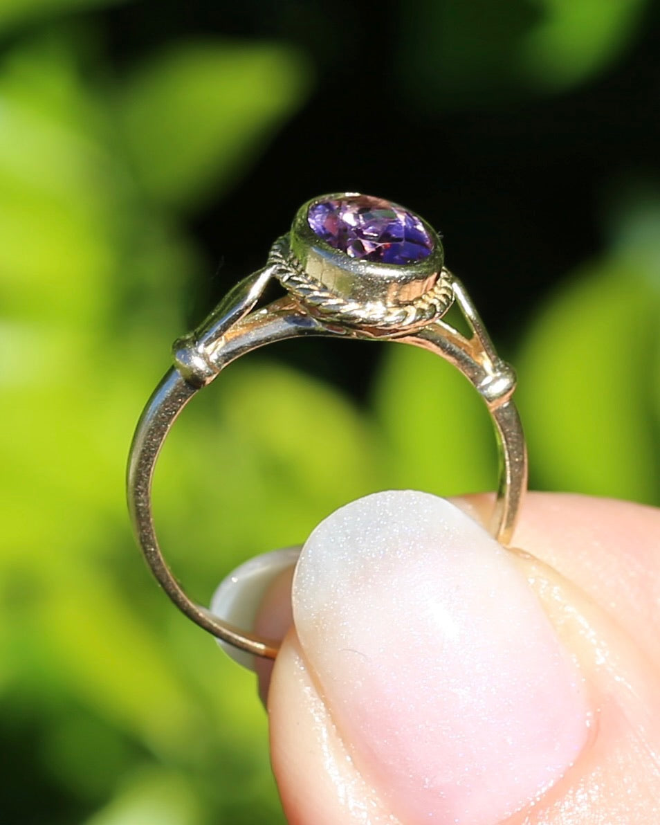 Bezel Set Oval Amethyst in Fabulous Rope Surround and Filigree base, 9ct Yellow Gold, size P1/2 or nearly 8