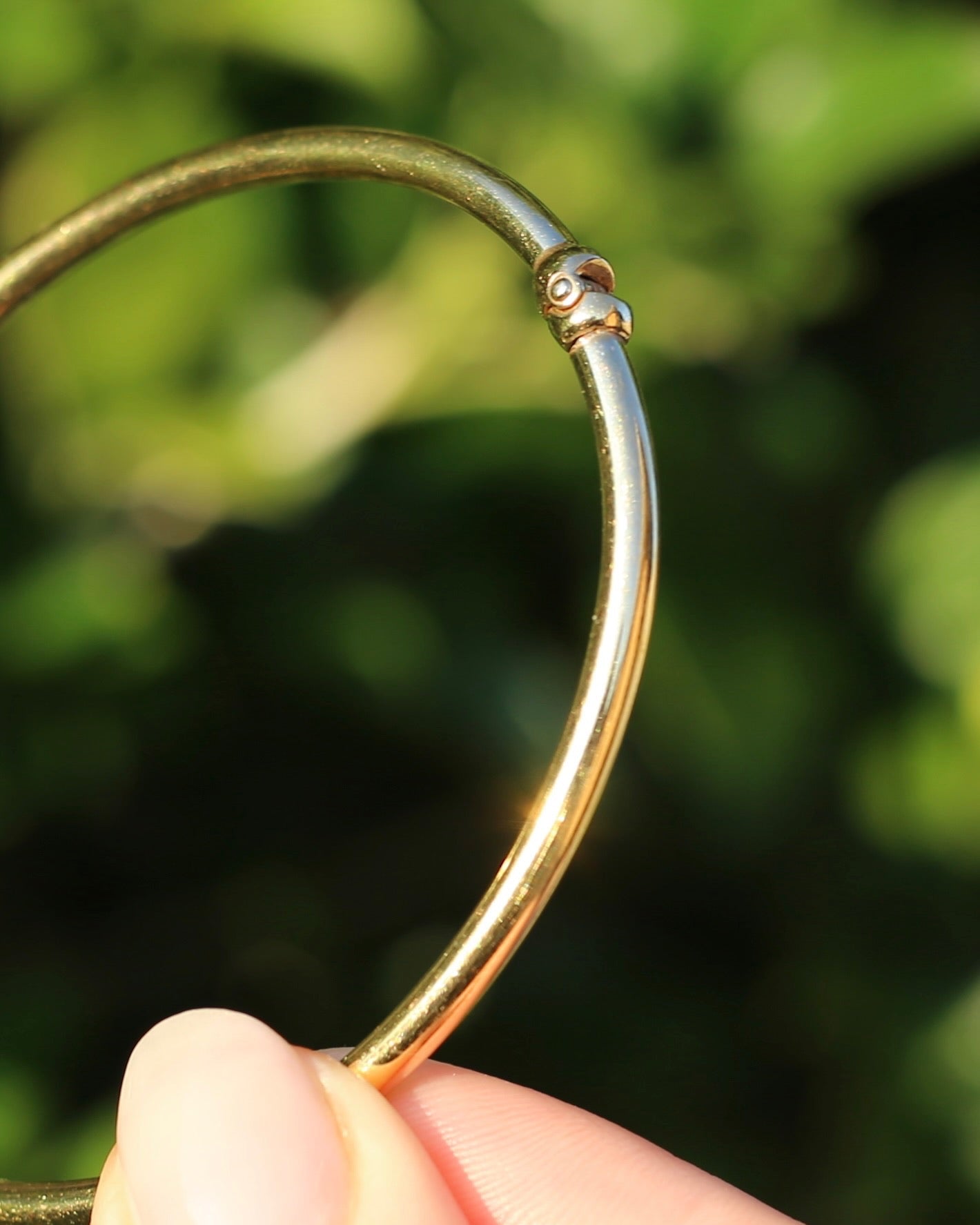 Silver Filled 1/10 Gold Hinged Bangle, approx 17cm oval, 5.81g