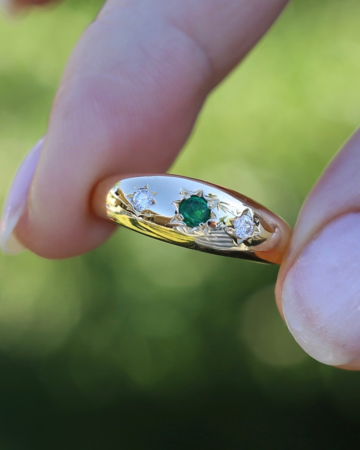 1975 Made Natural Emerald and Diamond Star Set Trilogy, 18ct Yellow Gold, size 7.75 or just under P1/4