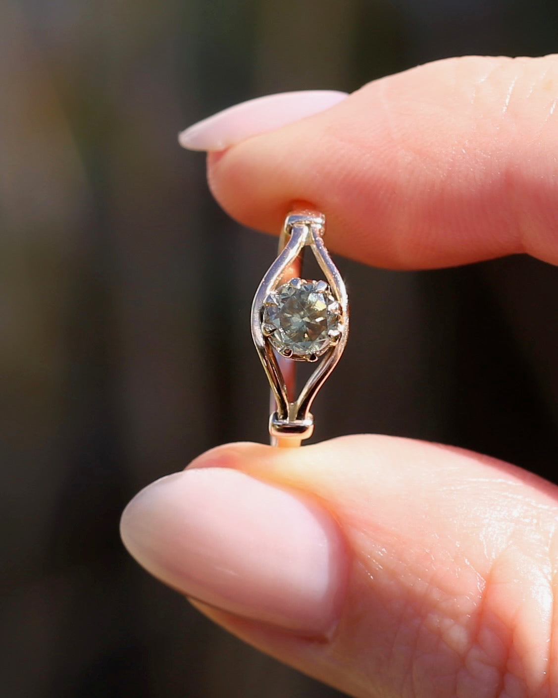 East African Green Zircon, Vintage 8 Claw Setting, Old Rosey Gold, size M1/2 or 6.5