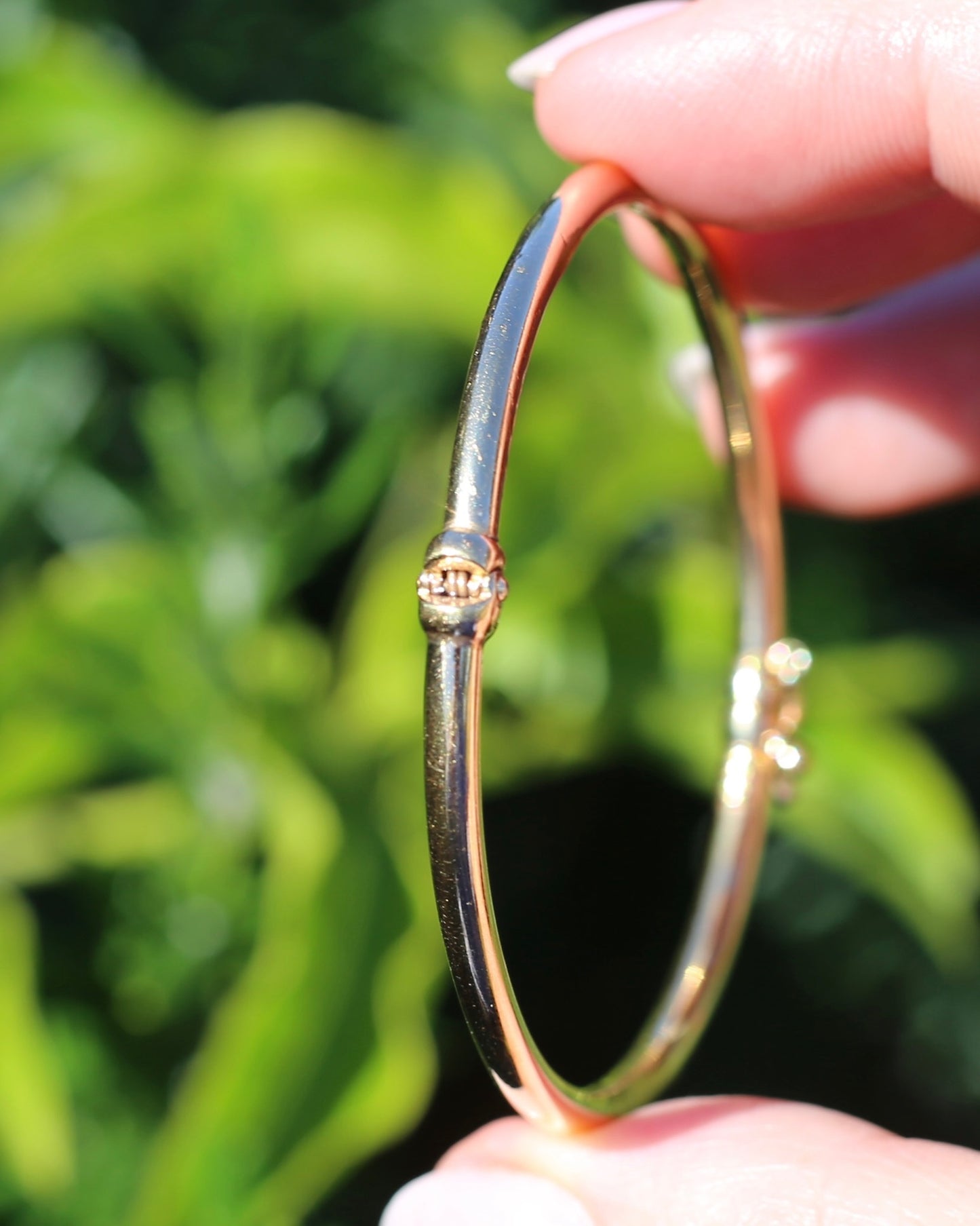 Silver Filled 1/10 Gold Hinged Bangle, approx 17cm oval, 5.81g