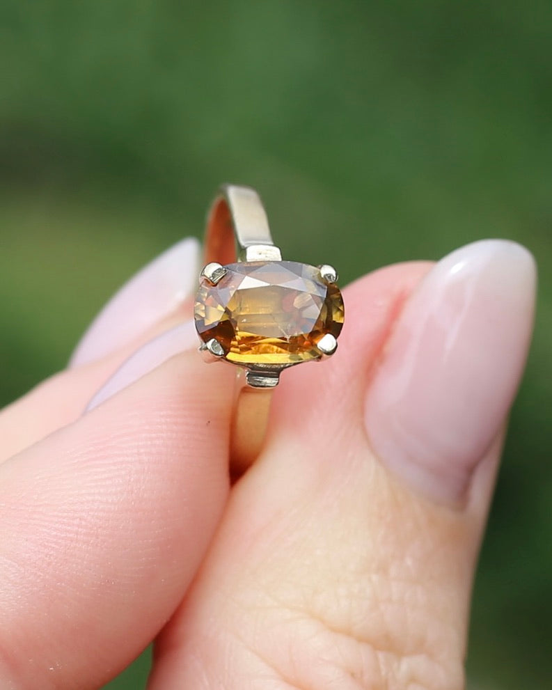 Vintage Yellow Sapphire Ring, 9ct Yellow Gold, size M1/2 or 6.5, 2.68g