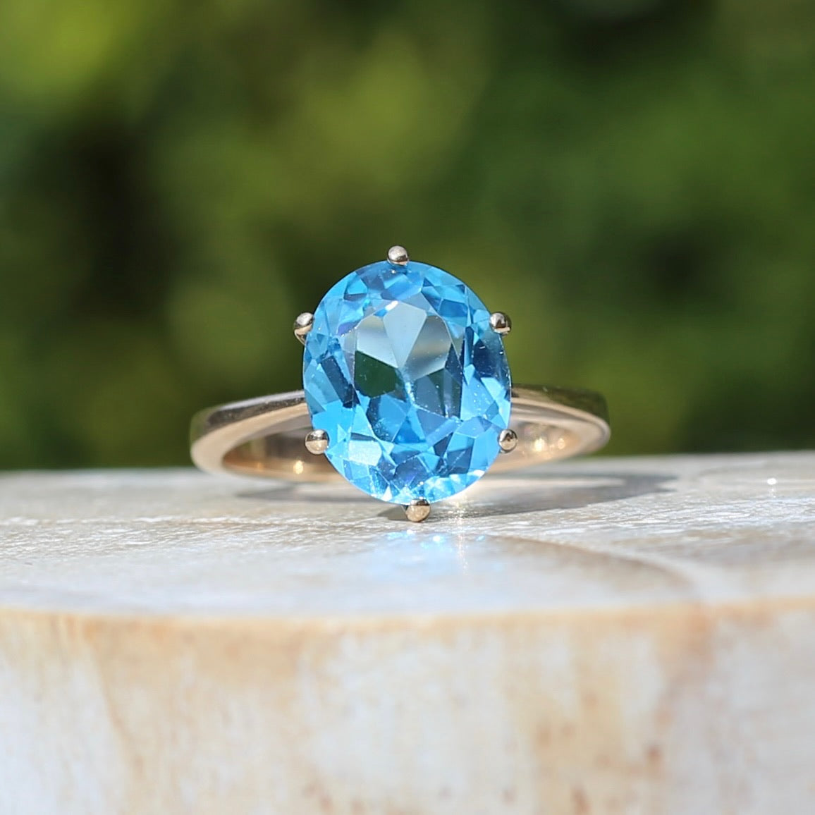 Vintage 4.5ct Oval Blue Topaz Claw Set Ring, 9ct Yellow Gold, size 6 or L1/2