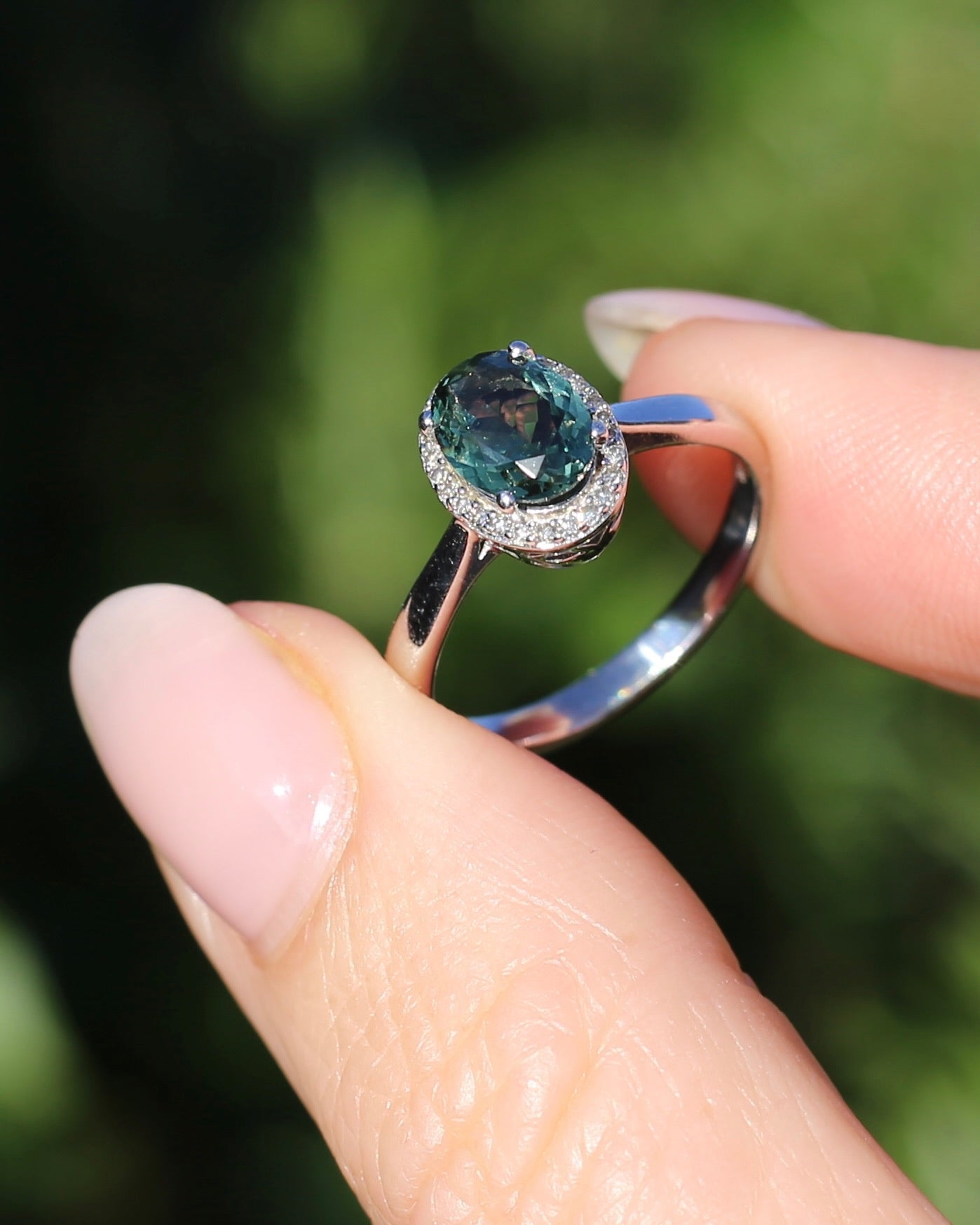1.48ct Australian Parti Sapphire and SIngle Cut Diamond Halo, 10ct White Gold, size O or 7.25, 3.71g