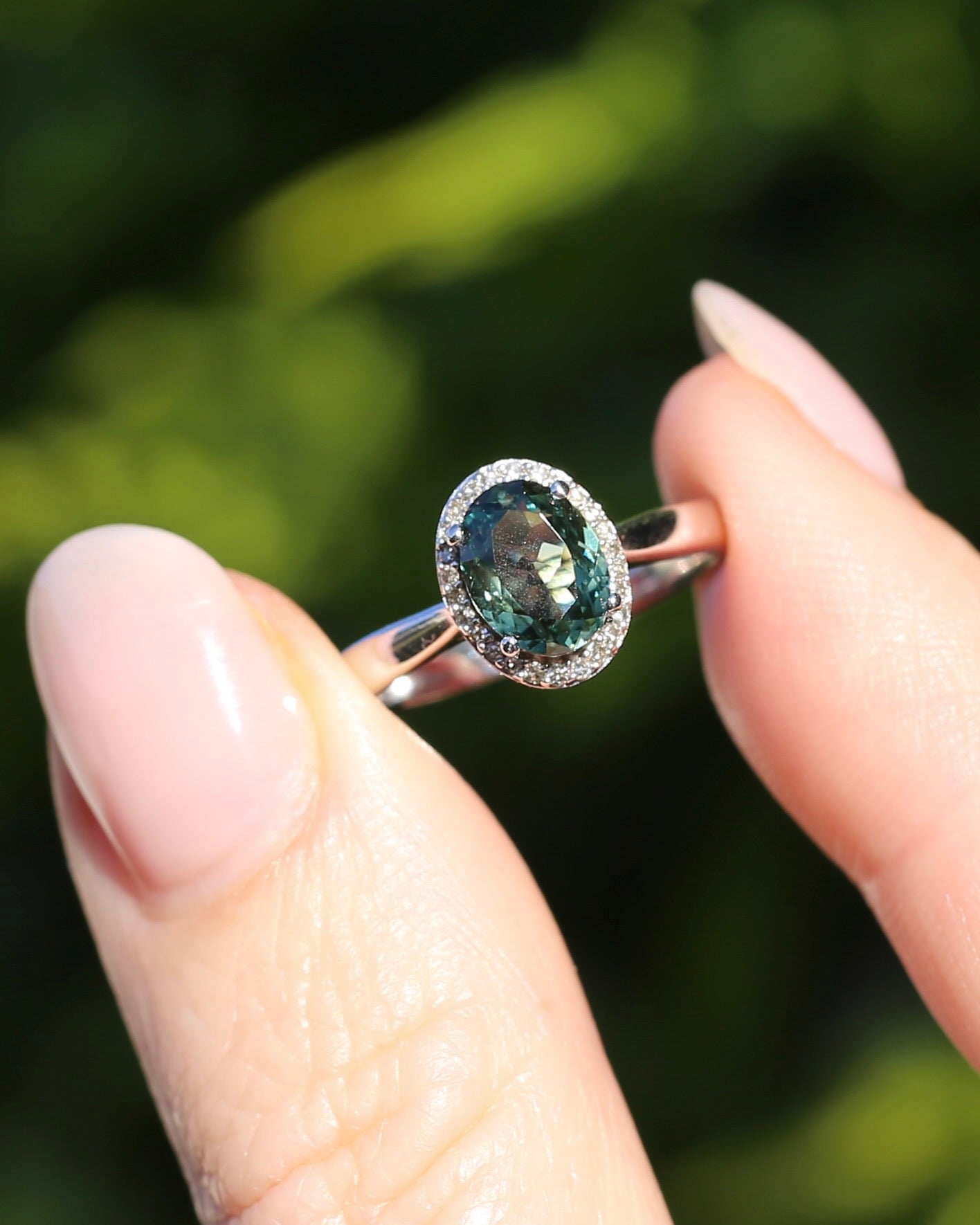 1.48ct Australian Parti Sapphire and SIngle Cut Diamond Halo, 10ct White Gold, size O or 7.25, 3.71g