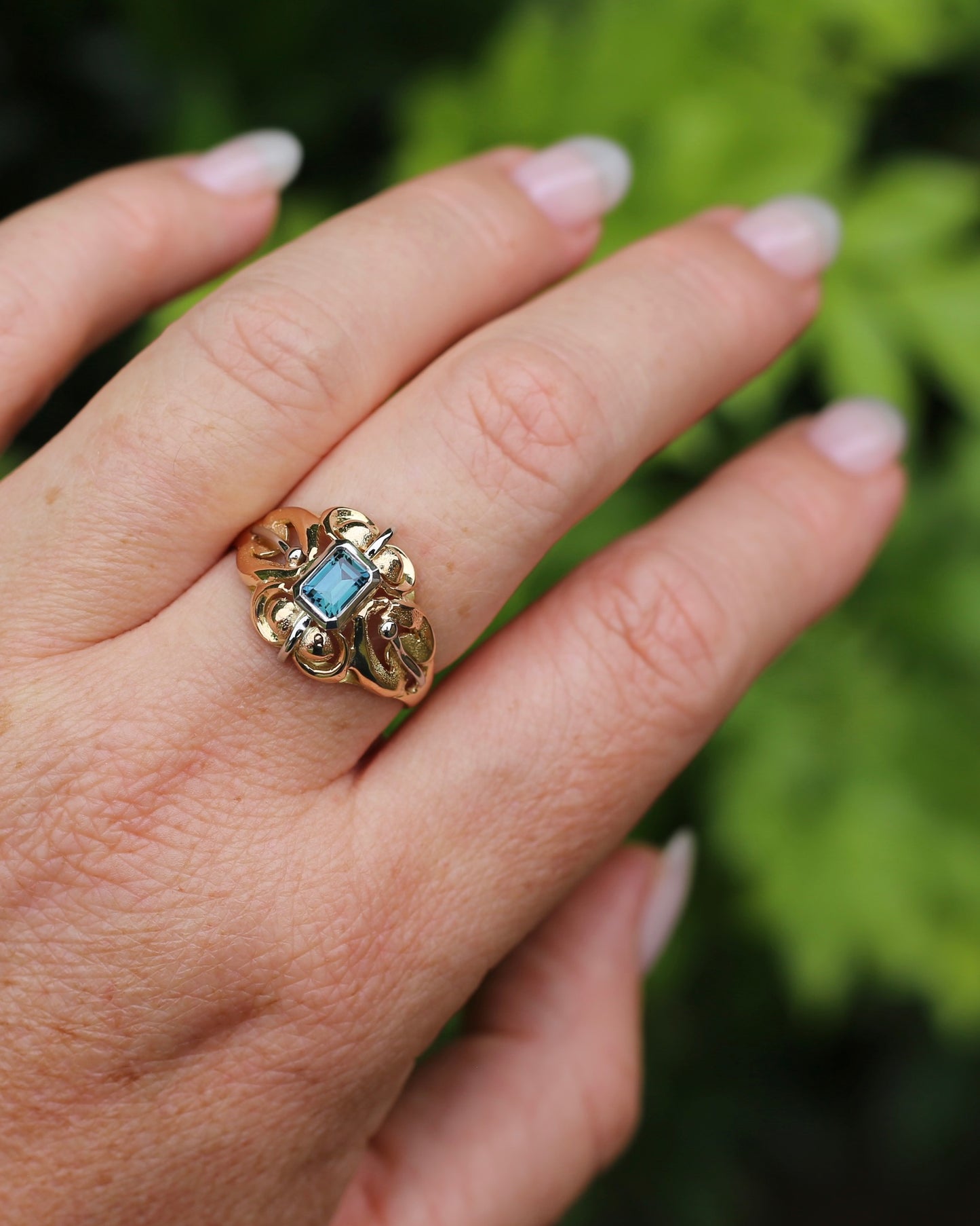 East African Emerald Cut Teal Parti Sapphire in 1940s Italian Made 18ct Mixed Metal Handmade ring, size S or 9.25 with valuation