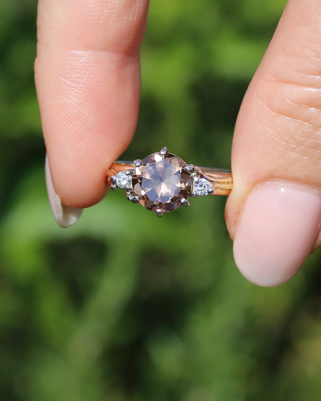 Vintage Circa 1960s 3.44ct Zircon and Diamond Trilogy, 9ct Yellow and White Gold, size 8 or Q, 3.95g