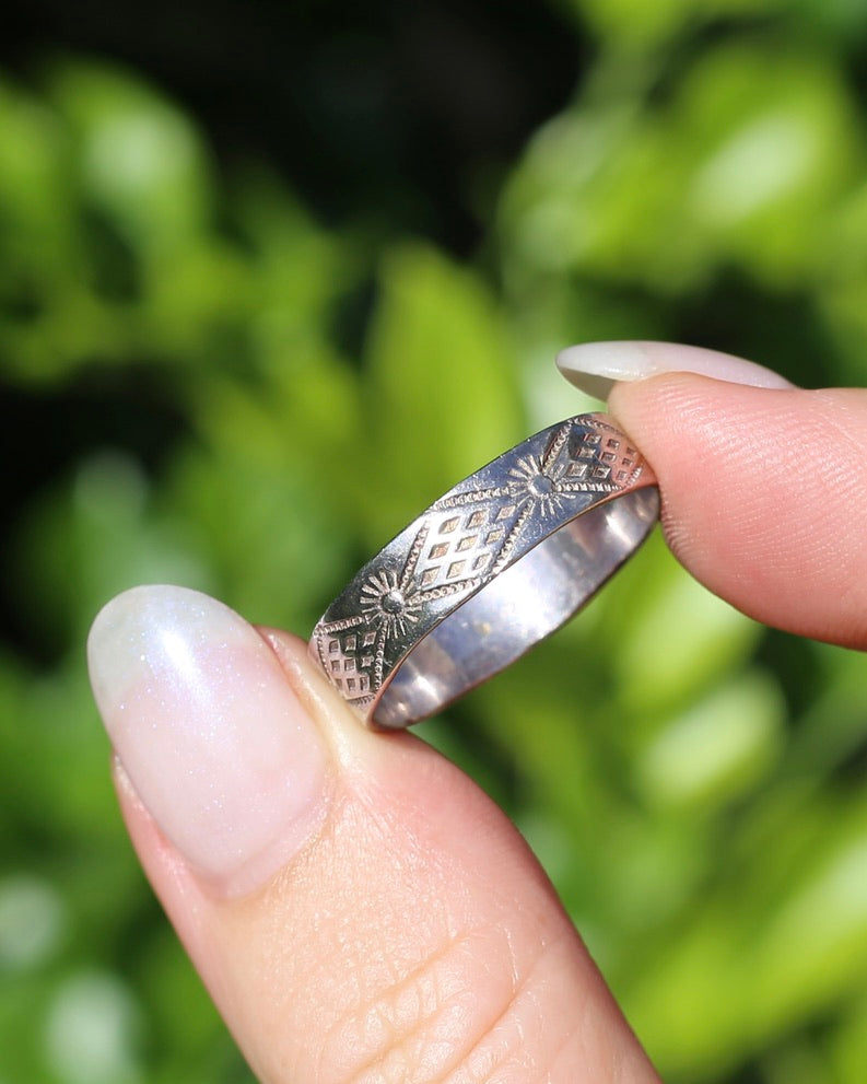 Engraved Sunshine and Diamond Panel Silver Band, Sterling Silver, sixe W1/2 or 11.25