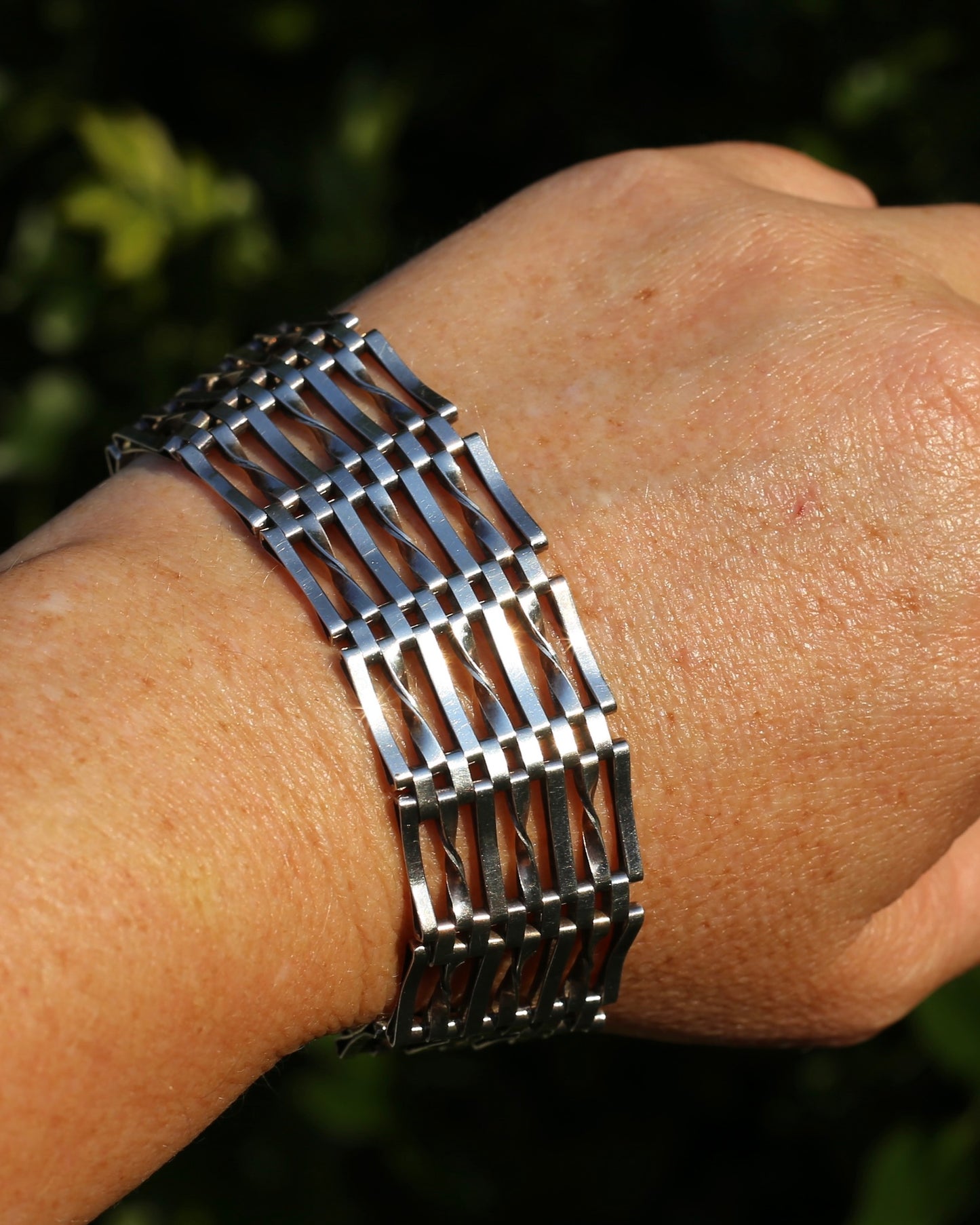 1978 London Made Gate Bracelet with Heart Padlock and Safety Chain, 19cm, 24.7g