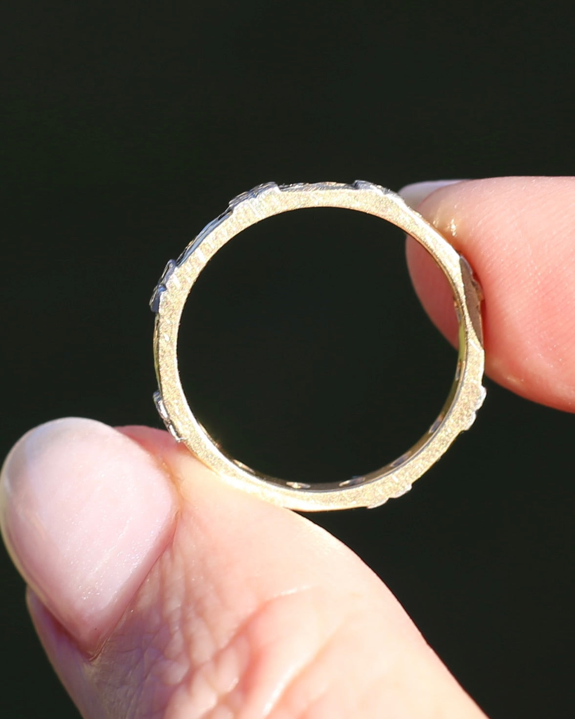 Pristine Vintage Mixed Metal Floral Wedder, 18ct Yellow and White Gold, size 8 or just over P1/2
