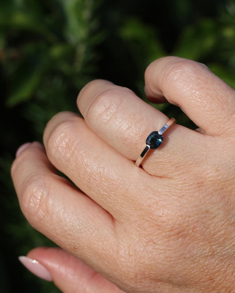 Australian Parti Sapphire Ring in Silver, size P or 7.75, 2.7g