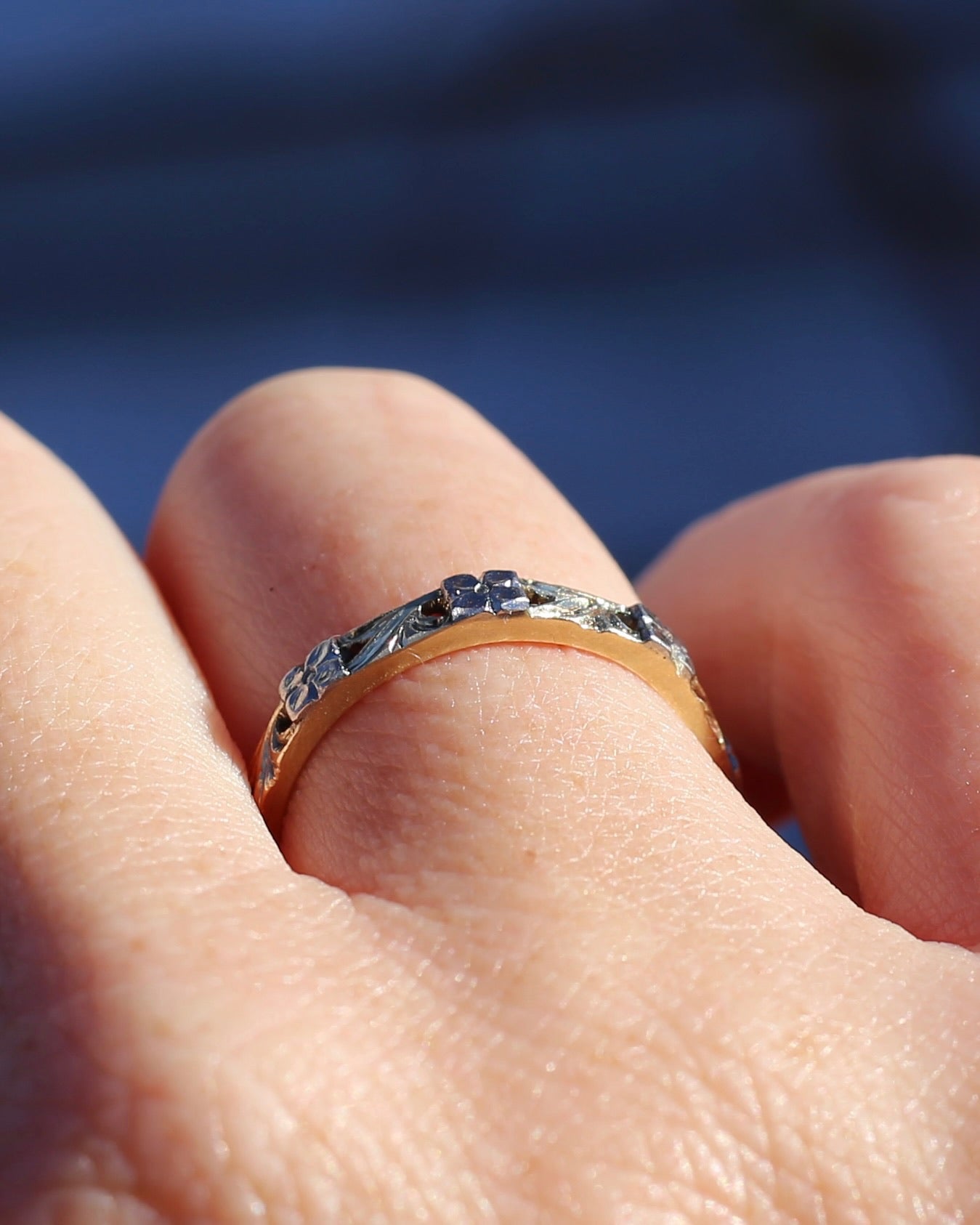 Pristine Vintage Mixed Metal Floral Wedder, 18ct Yellow and White Gold, size 8 or just over P1/2