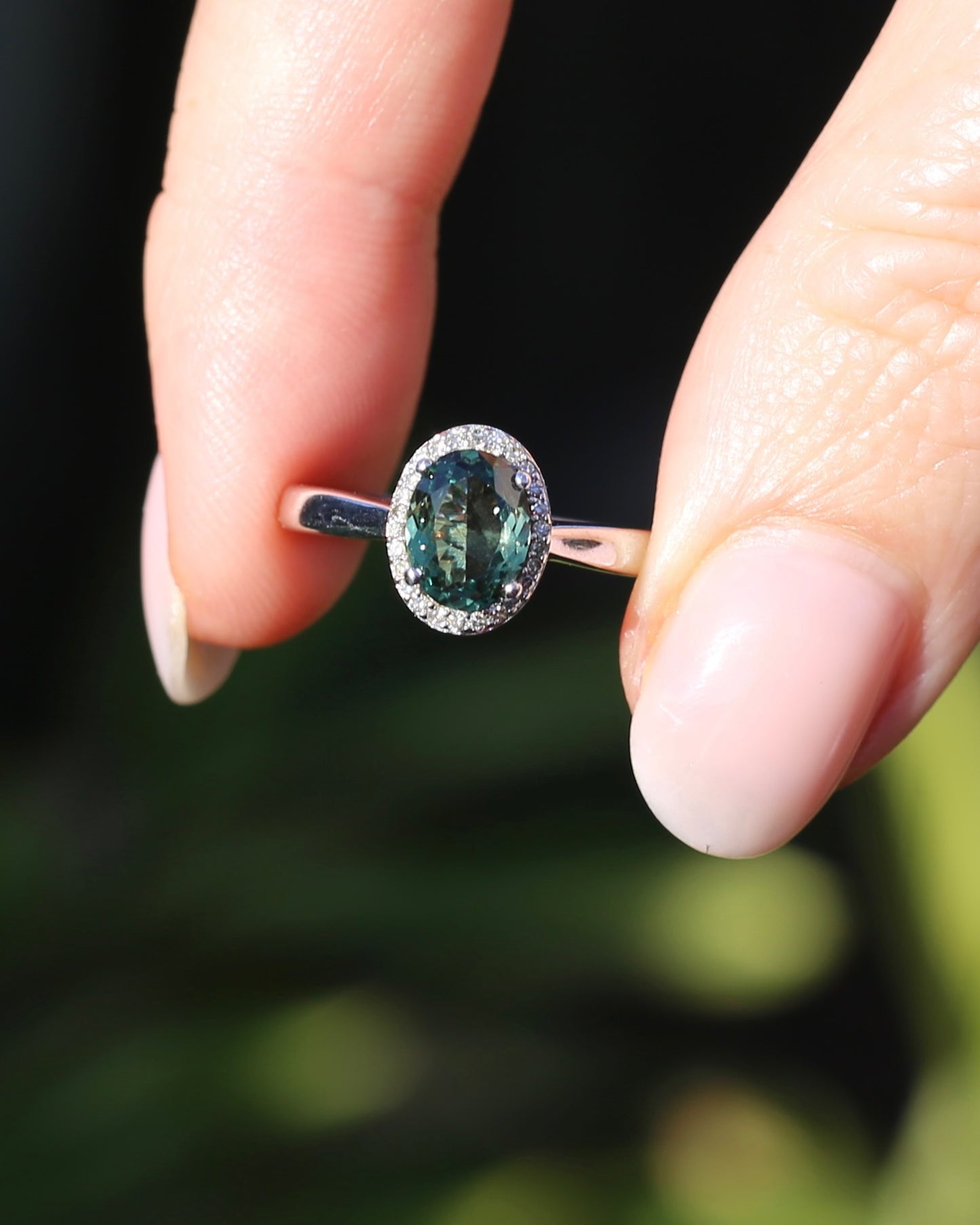 1.48ct Australian Parti Sapphire and SIngle Cut Diamond Halo, 10ct White Gold, size O or 7.25, 3.71g