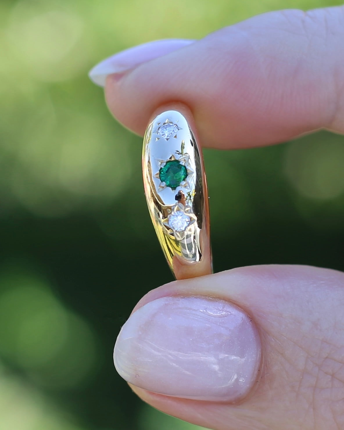 1975 Made Natural Emerald and Diamond Star Set Trilogy, 18ct Yellow Gold, size 7.75 or just under P1/4