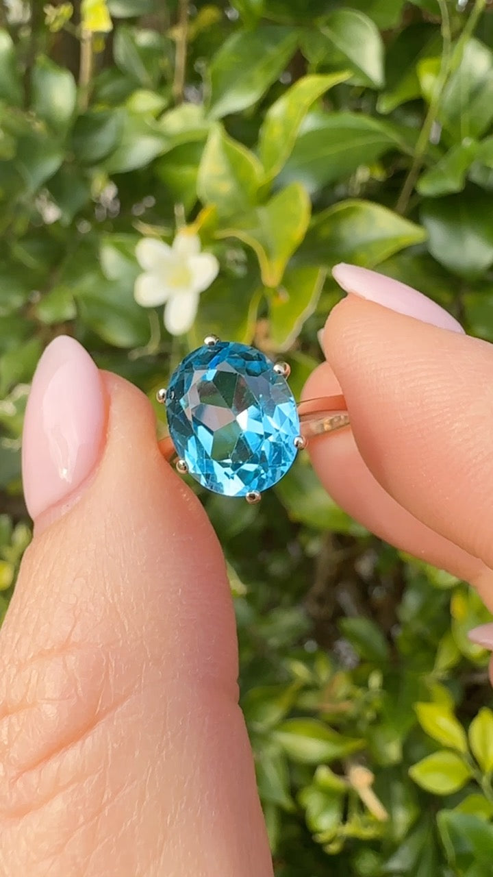 Vintage 4.5ct Oval Blue Topaz Claw Set Ring, 9ct Yellow Gold, size 6 or L1/2