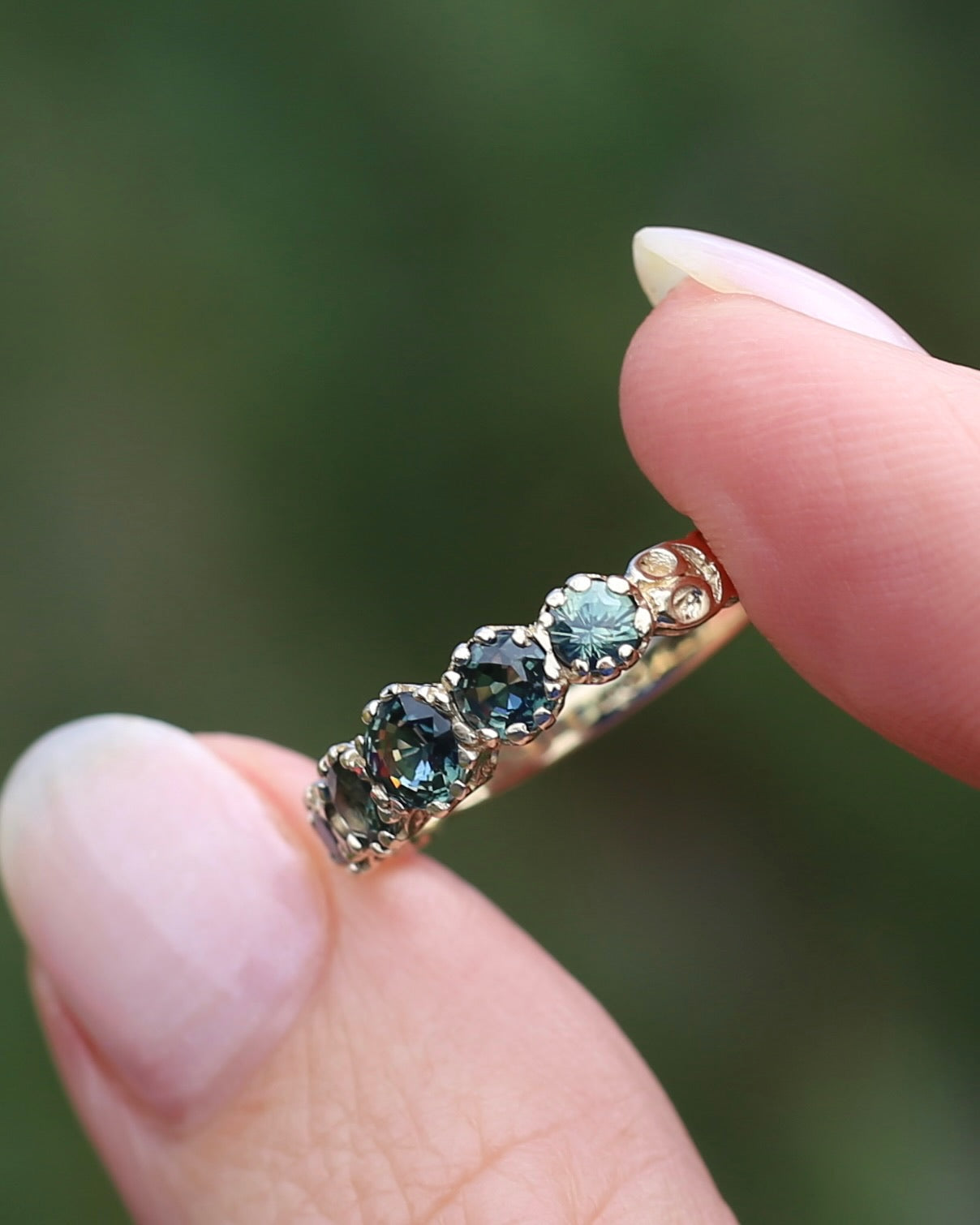 1.58ct Parti 5 Stone Multi Claw Set Vintage Ring, 9ct Yellow Gold, size P or 7.5