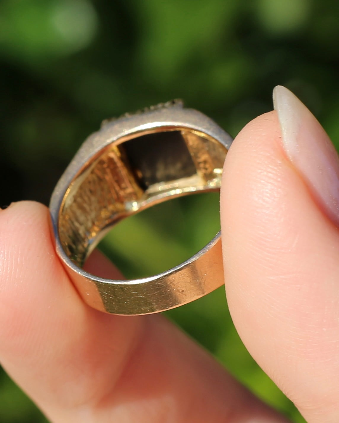 Chunky 1979 Onyx Signet with Floral Shoulders, 9ct Yellow Gold, size 10 or U