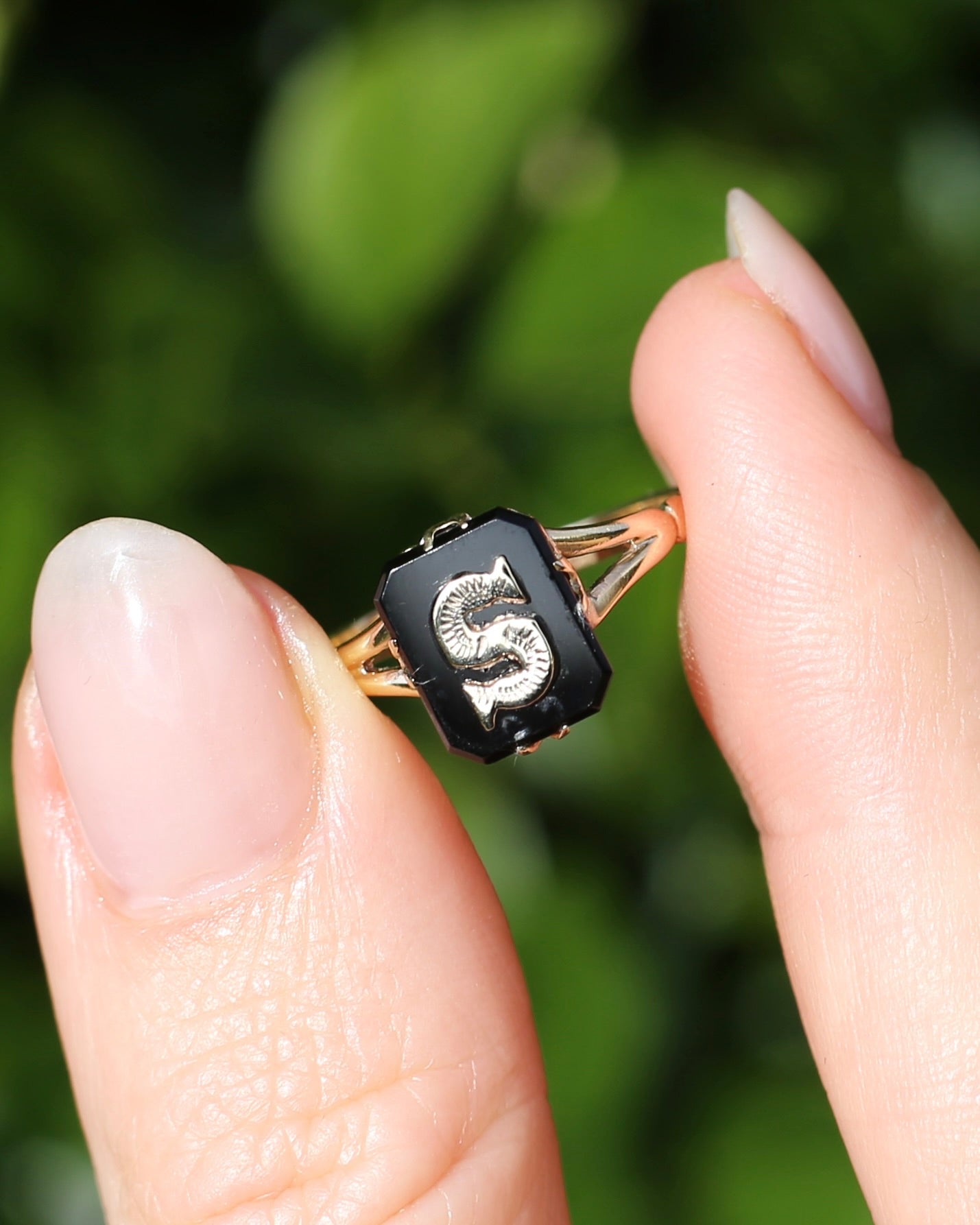 "S" Vintage Onyx and 9ct Yellow Gold Signet Ring, 9ct Yellow Gold, size 8 or P1/2
