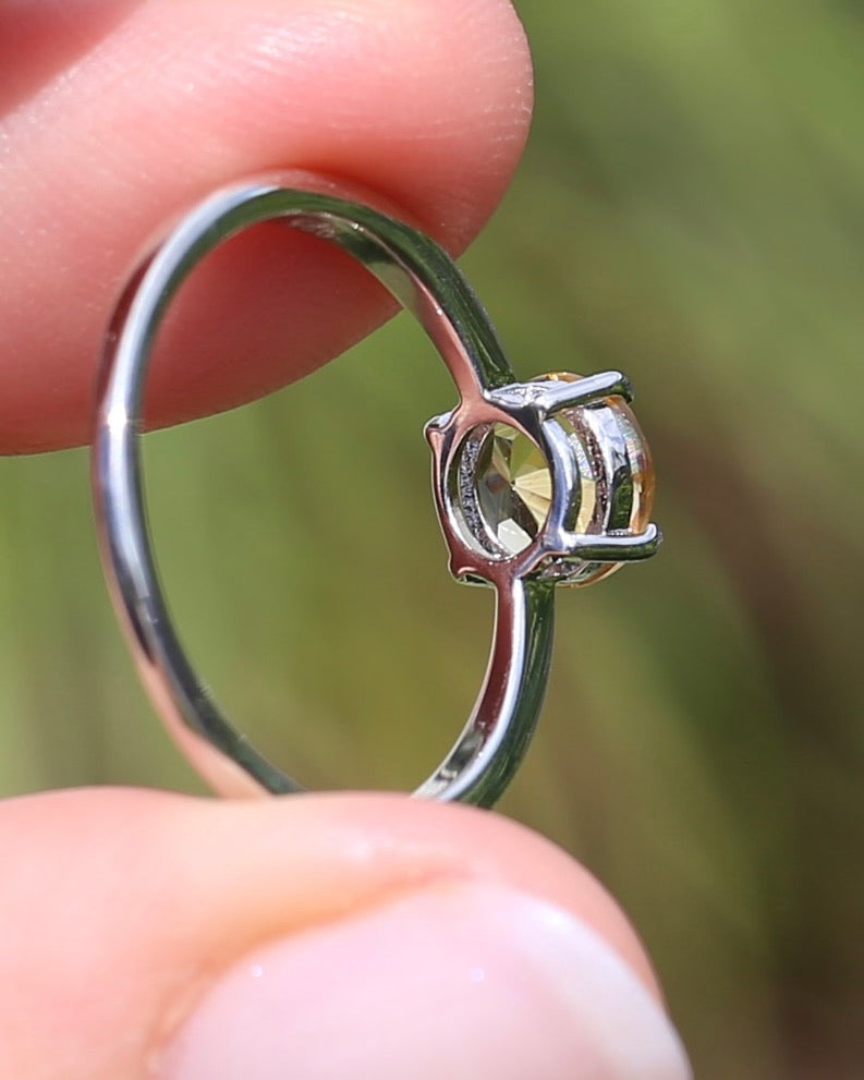 1.05ct Citrine Solitaire, Sterling Silver, size Q1/2 or just under 8.5, 2.0g