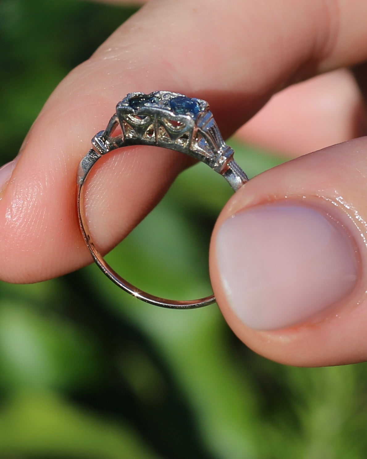 ON HOLD Delicate Vintage Australian Parti Toi et Moi, 9ct White and Yellow Gold, size N or just over 6.75, 1.39g
