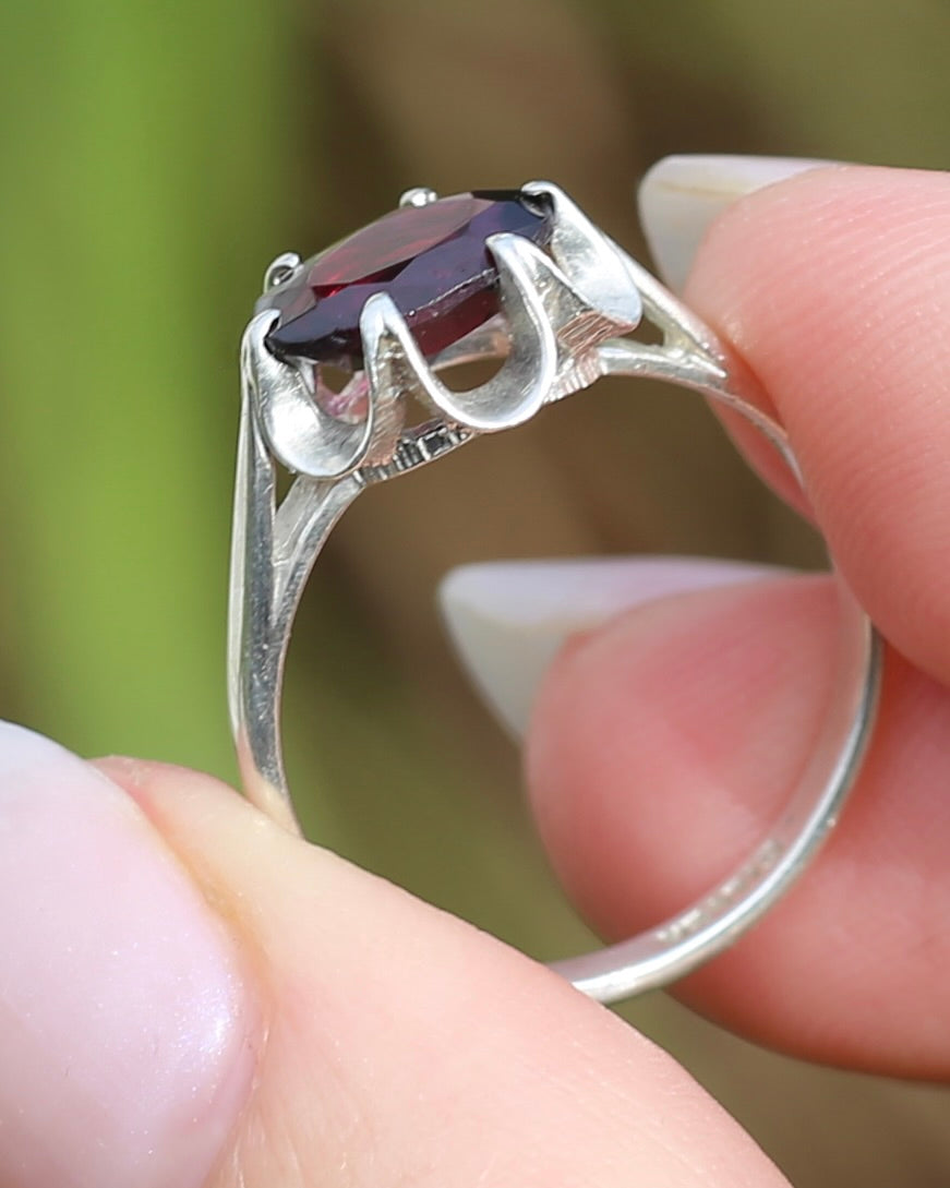 On HOLD Vintique Rhodolite Garnet Belcher Ring, Sterling Silver, size O1/2 or 7.5, 2.44g