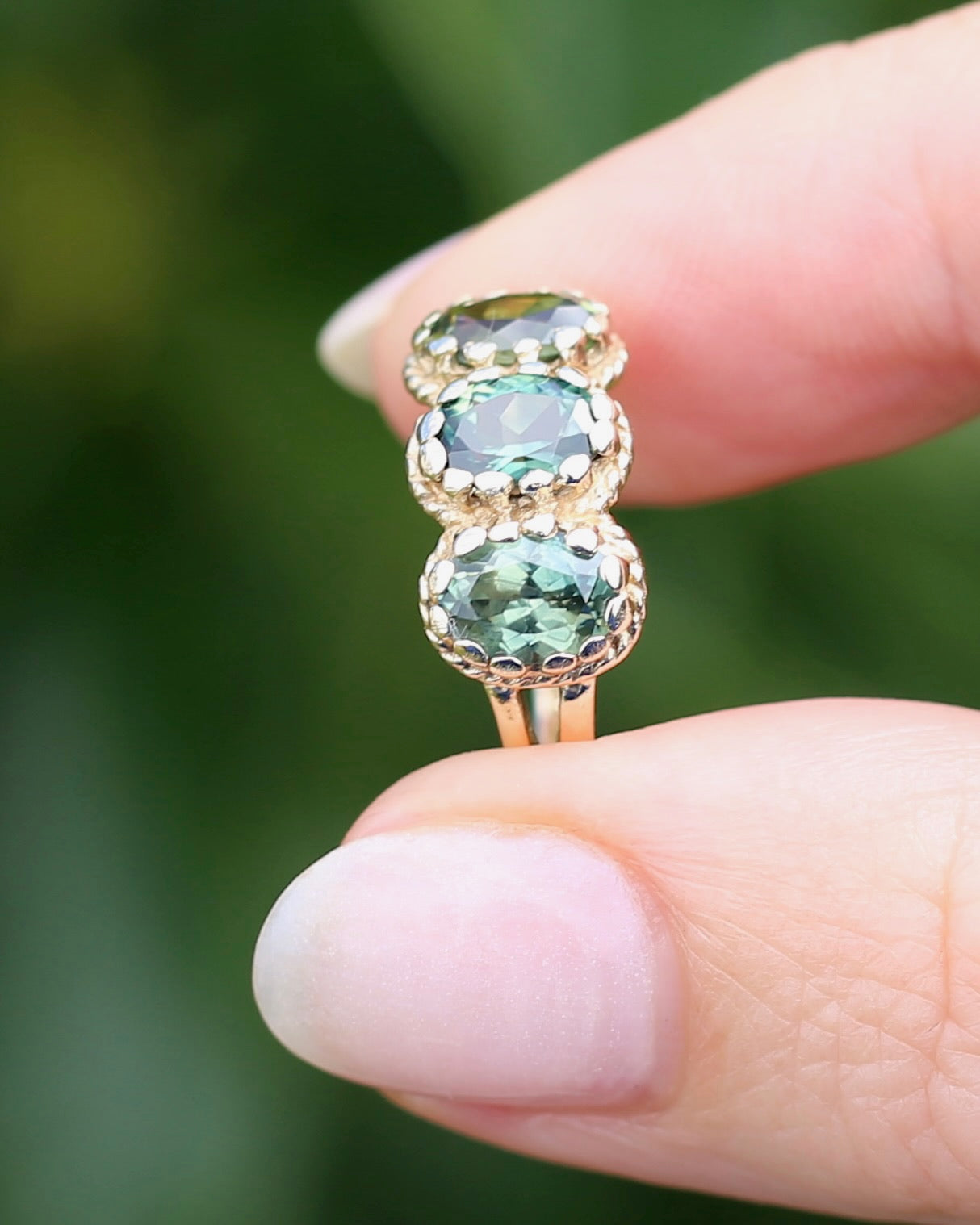 3ct Green Parti Sapphire Claw Set Vintage Ring, 9ct Yellow Gold, size 6 or L1/2