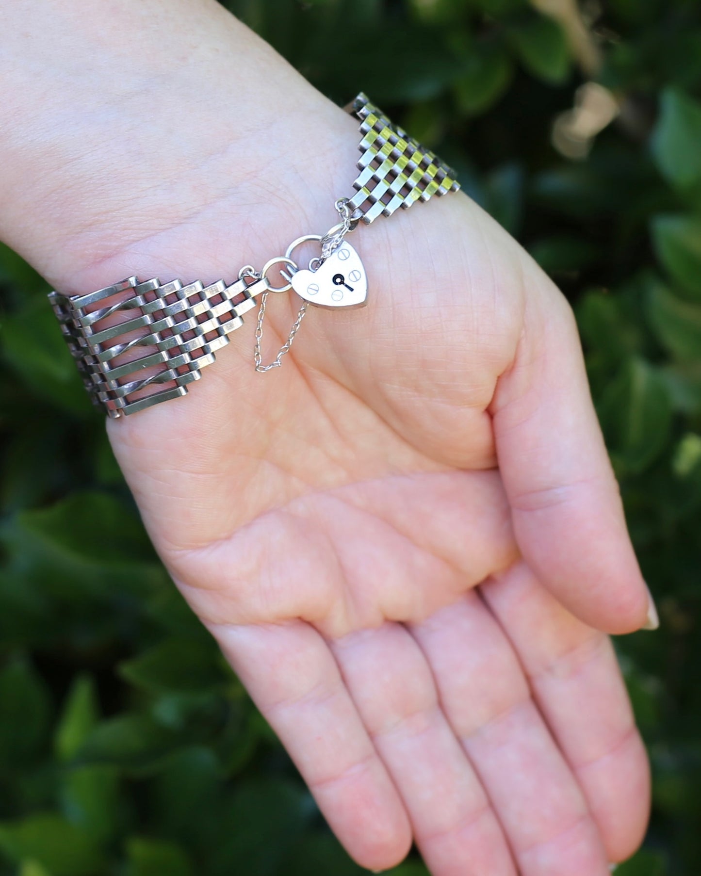 1978 London Made Gate Bracelet with Heart Padlock and Safety Chain, 19cm, 24.7g
