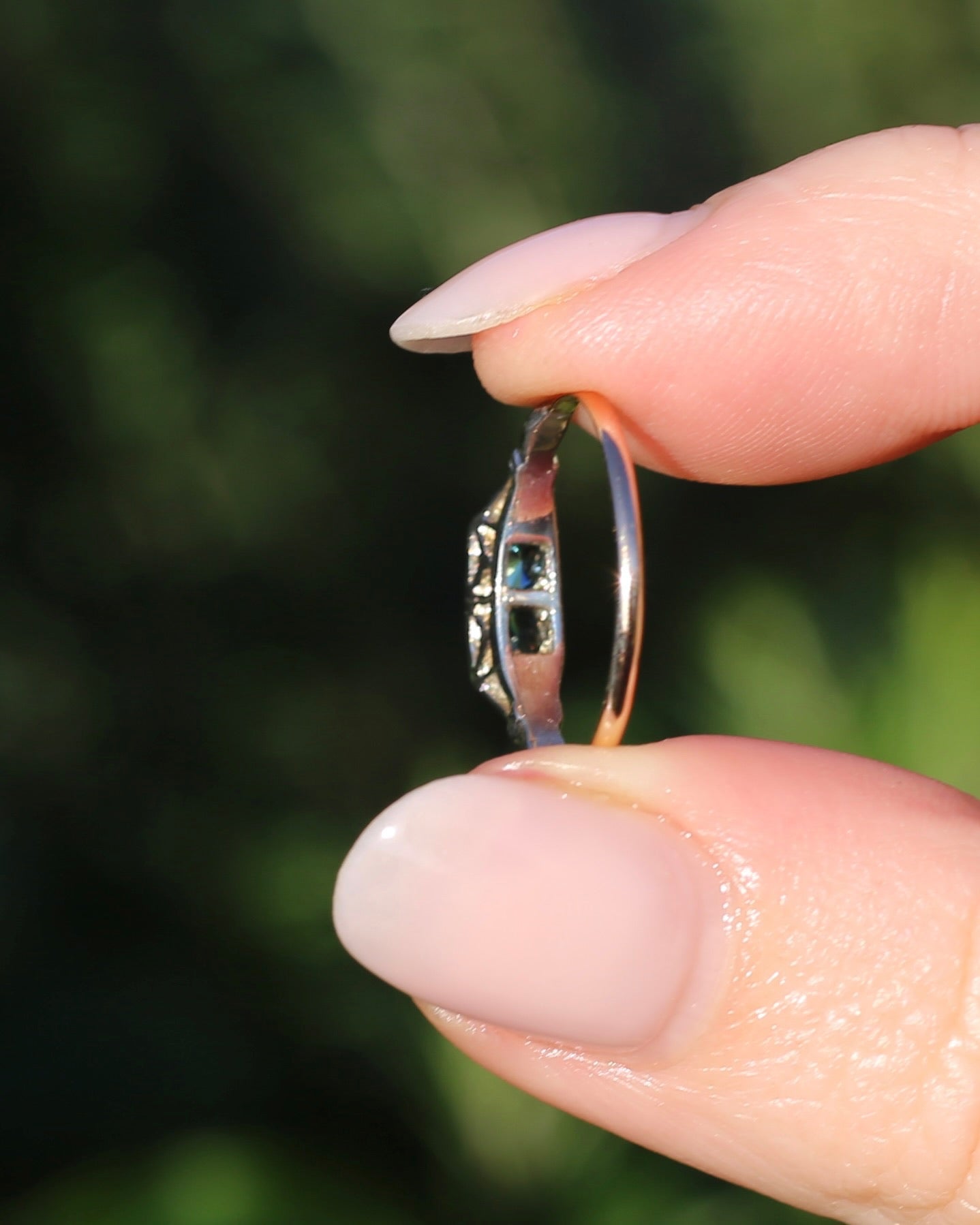 ON HOLD Delicate Vintage Australian Parti Toi et Moi, 9ct White and Yellow Gold, size N or just over 6.75, 1.39g