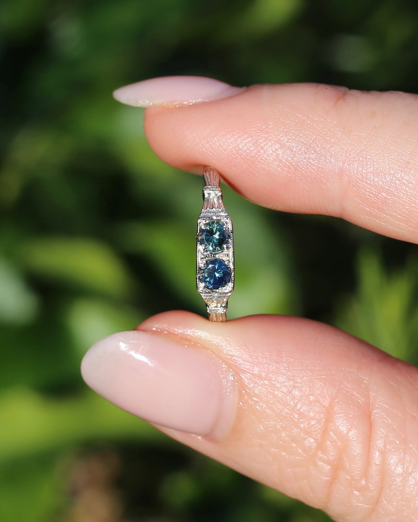 ON HOLD Delicate Vintage Australian Parti Toi et Moi, 9ct White and Yellow Gold, size N or just over 6.75, 1.39g