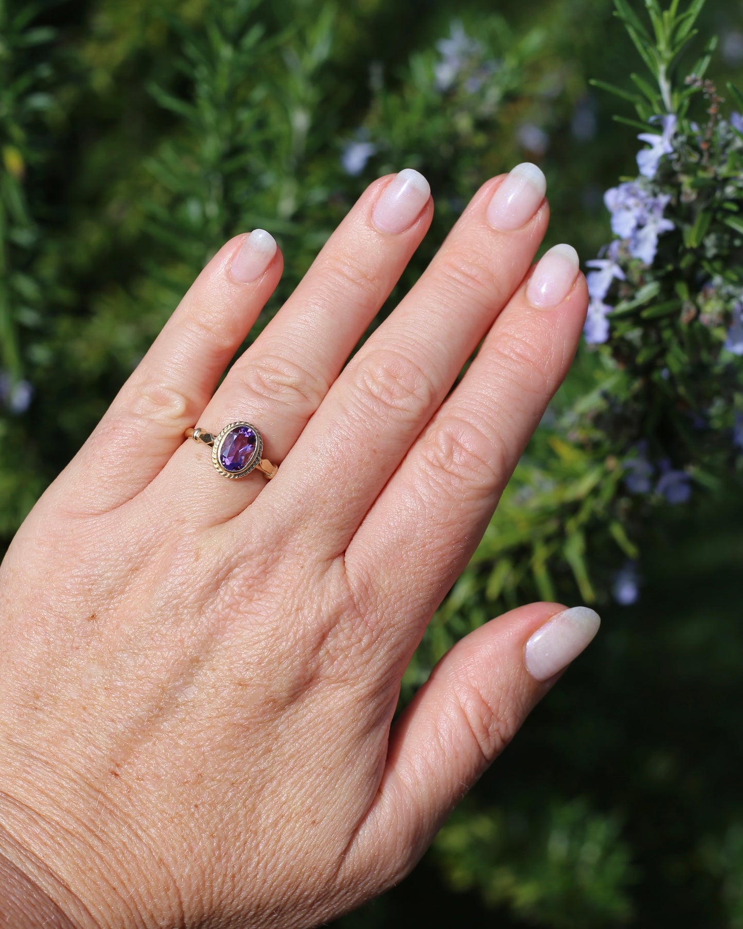 Bezel Set Oval Amethyst in Fabulous Rope Surround and Filigree base, 9ct Yellow Gold, size P1/2 or nearly 8