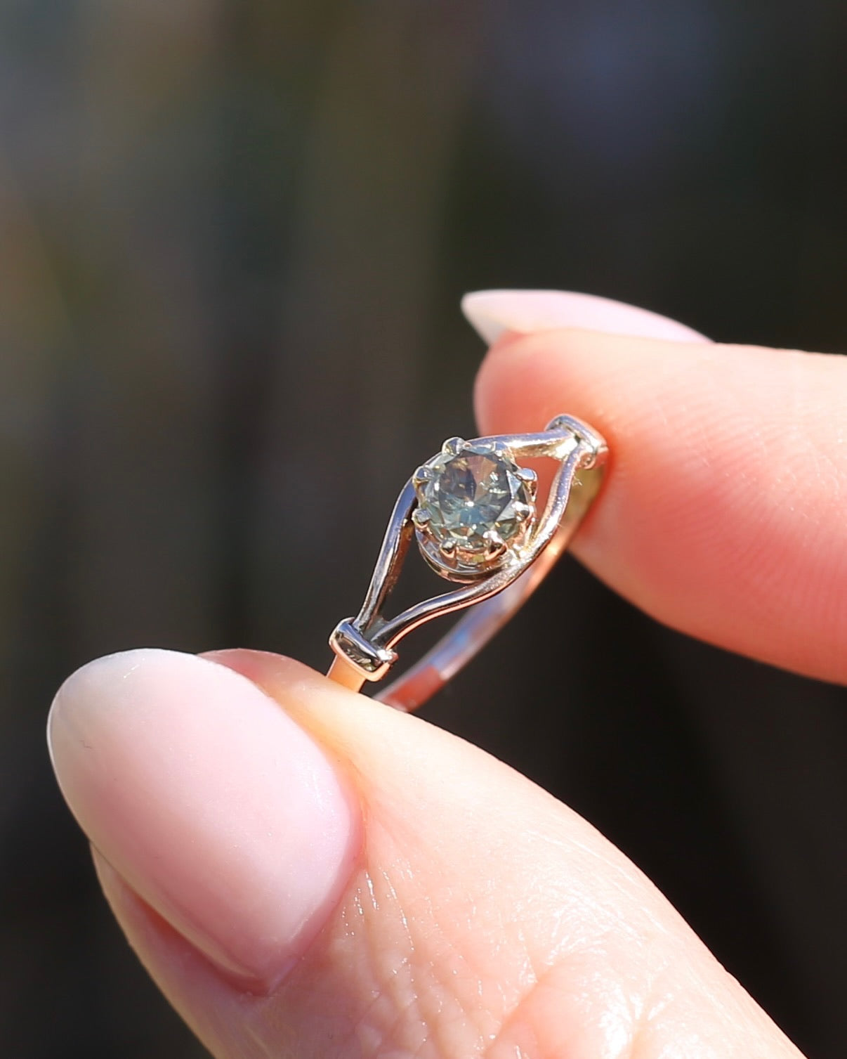 East African Green Zircon, Vintage 8 Claw Setting, Old Rosey Gold, size M1/2 or 6.5