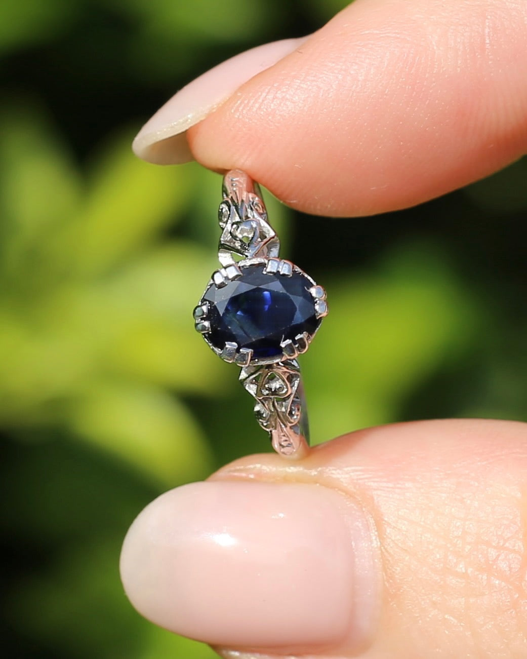 1.3ct Natural Blue Australian Sapphire, in a Vintage Double Claw Set 9ct White Gold Filigree Ring, size P or 7.75, 2.45g