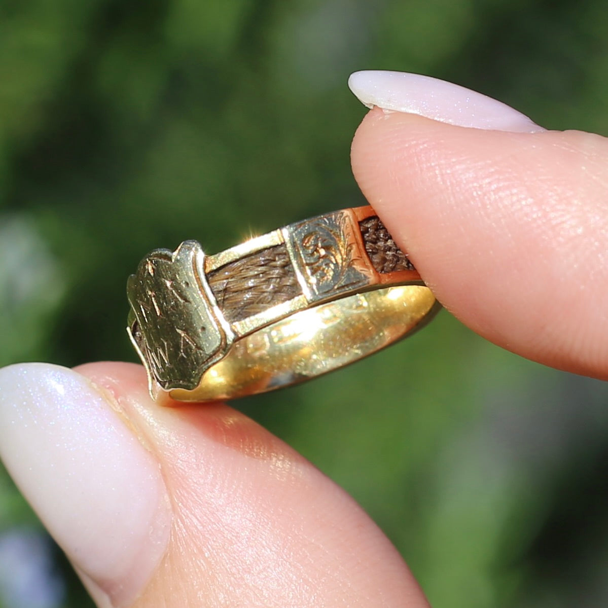 Antique 1915 Mourning Hair Ring for Two Siblings in WW1, 15ct Yellow Gold, 1915, size O or 7.25