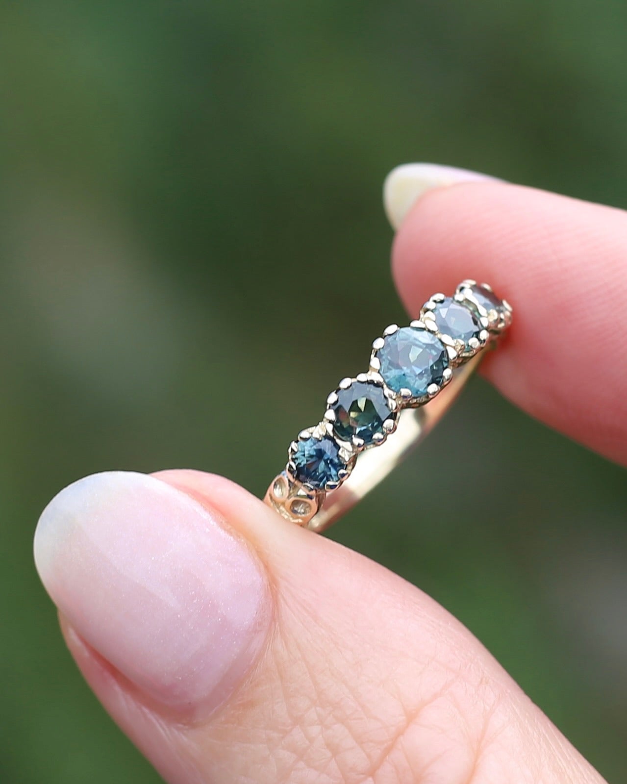 1.58ct Parti 5 Stone Multi Claw Set Vintage Ring, 9ct Yellow Gold, size P or 7.5