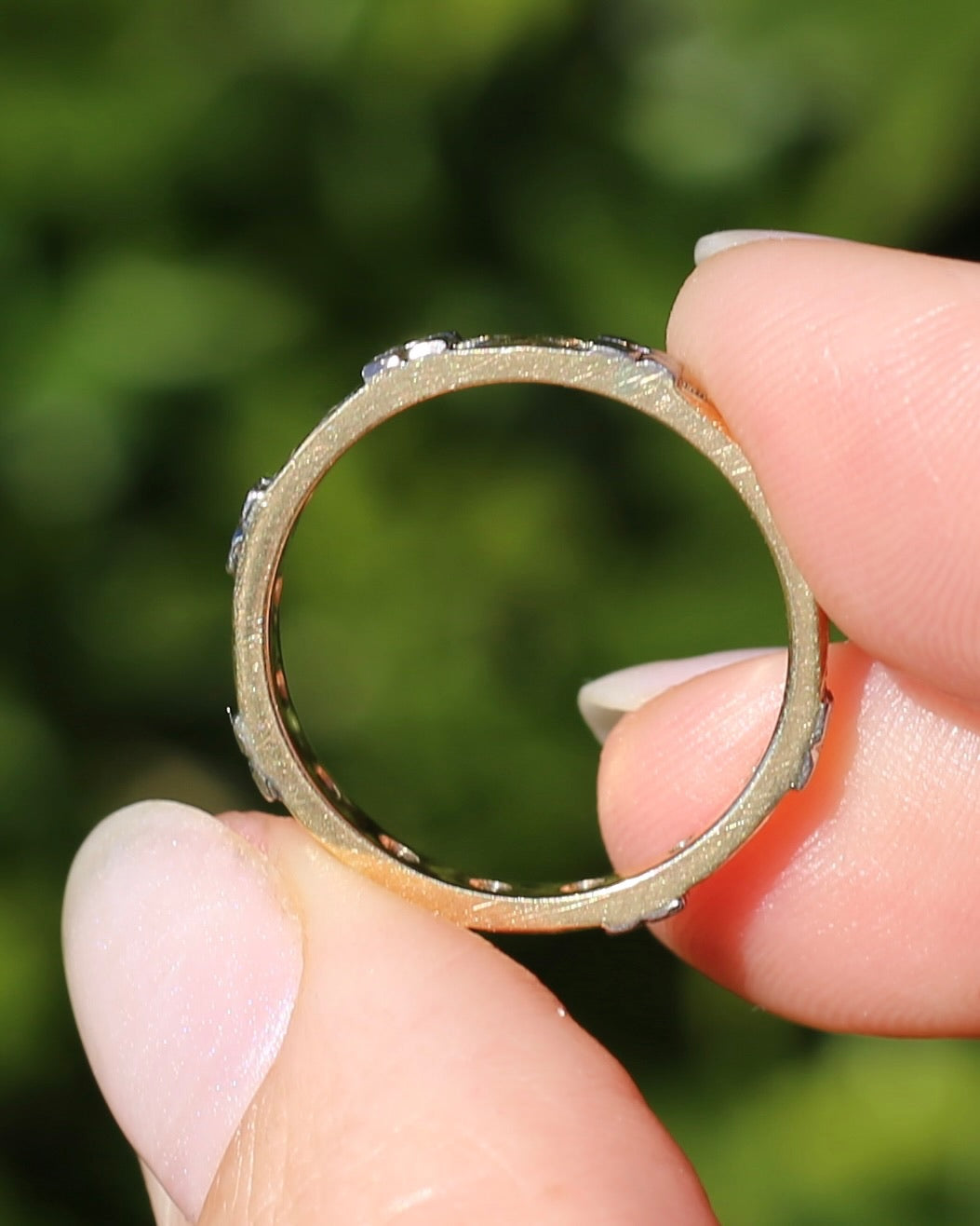 Pristine Vintage Mixed Metal Floral Wedder, 18ct Yellow and White Gold, size 8 or just over P1/2
